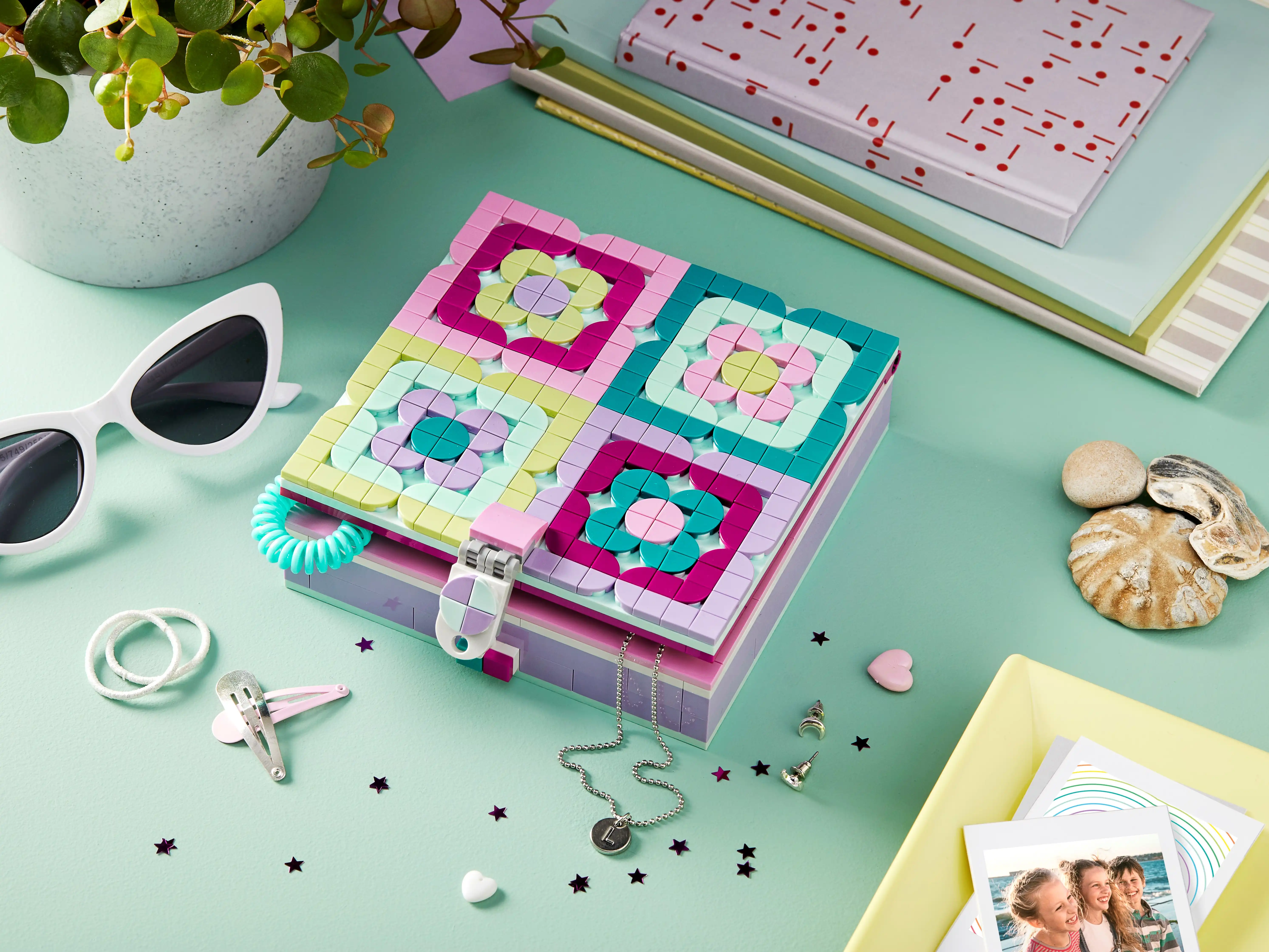 Zdjecie zestawu LEGO 41915 DOTS Szkatułka na biżuterię 2