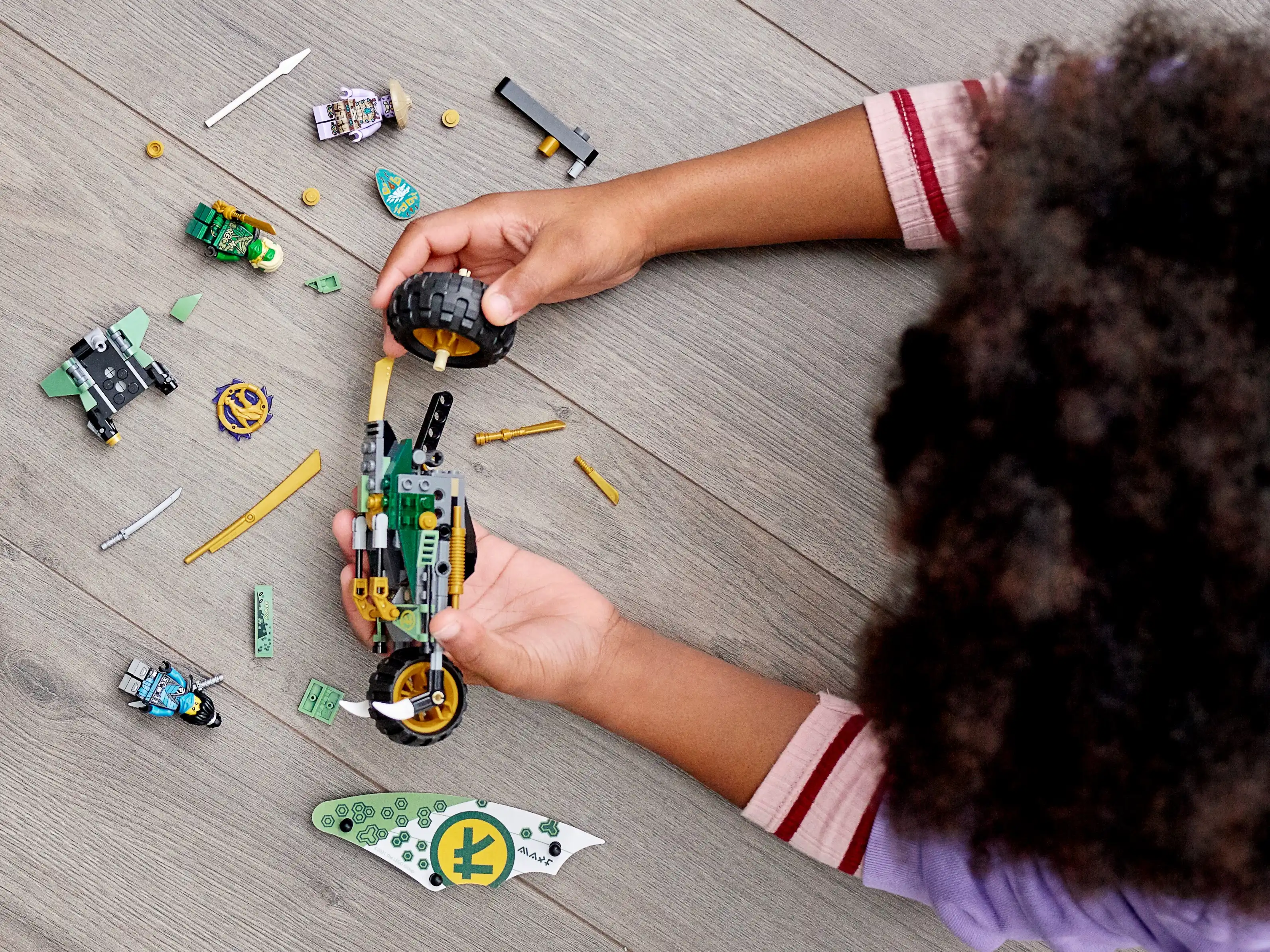 Zdjecie zestawu LEGO 71745 Ninjago Dżunglowy chopper Lloyda 2