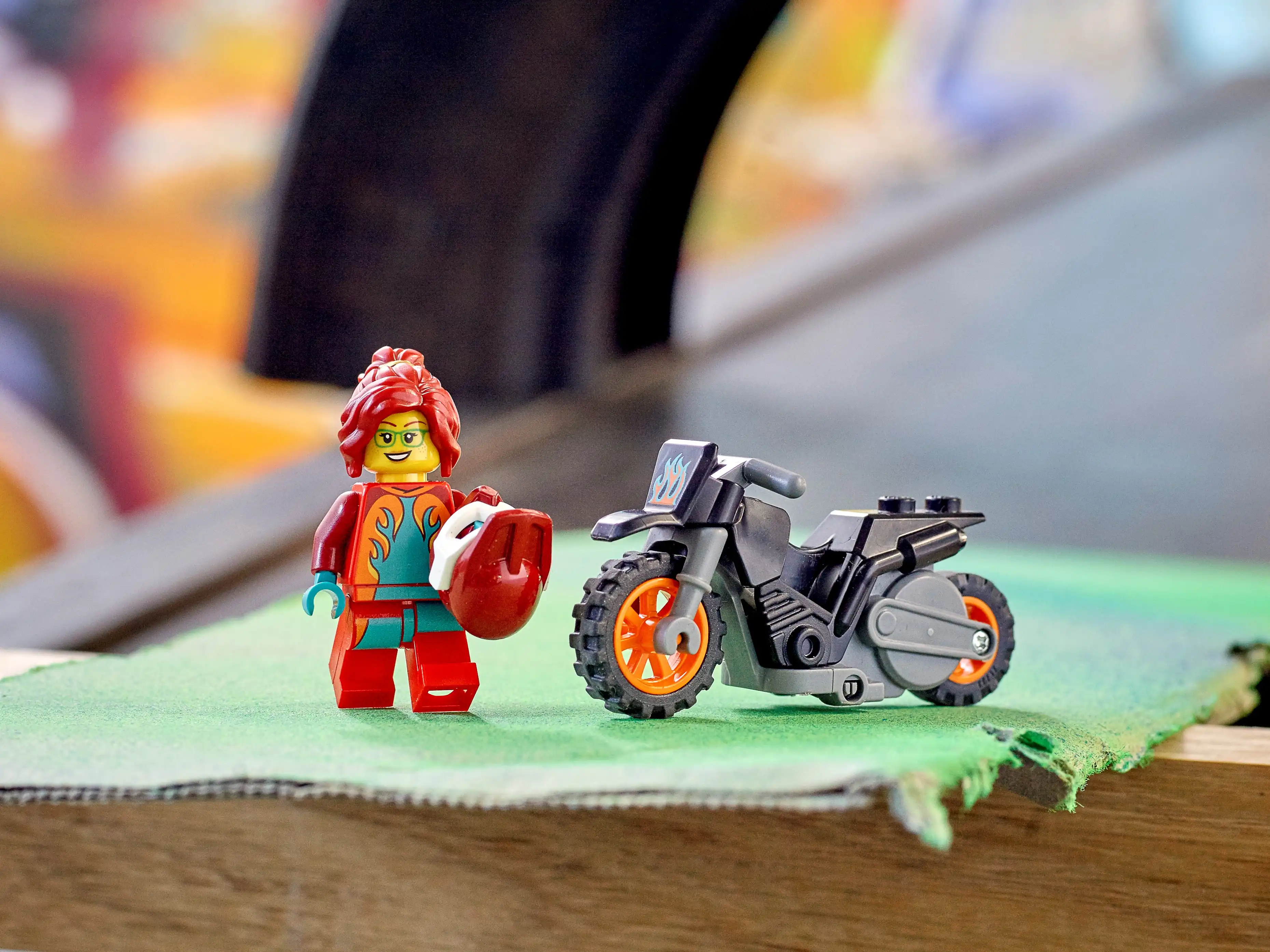 Zdjecie zestawu LEGO 60311 City Ognisty motocykl kaskaderski 2
