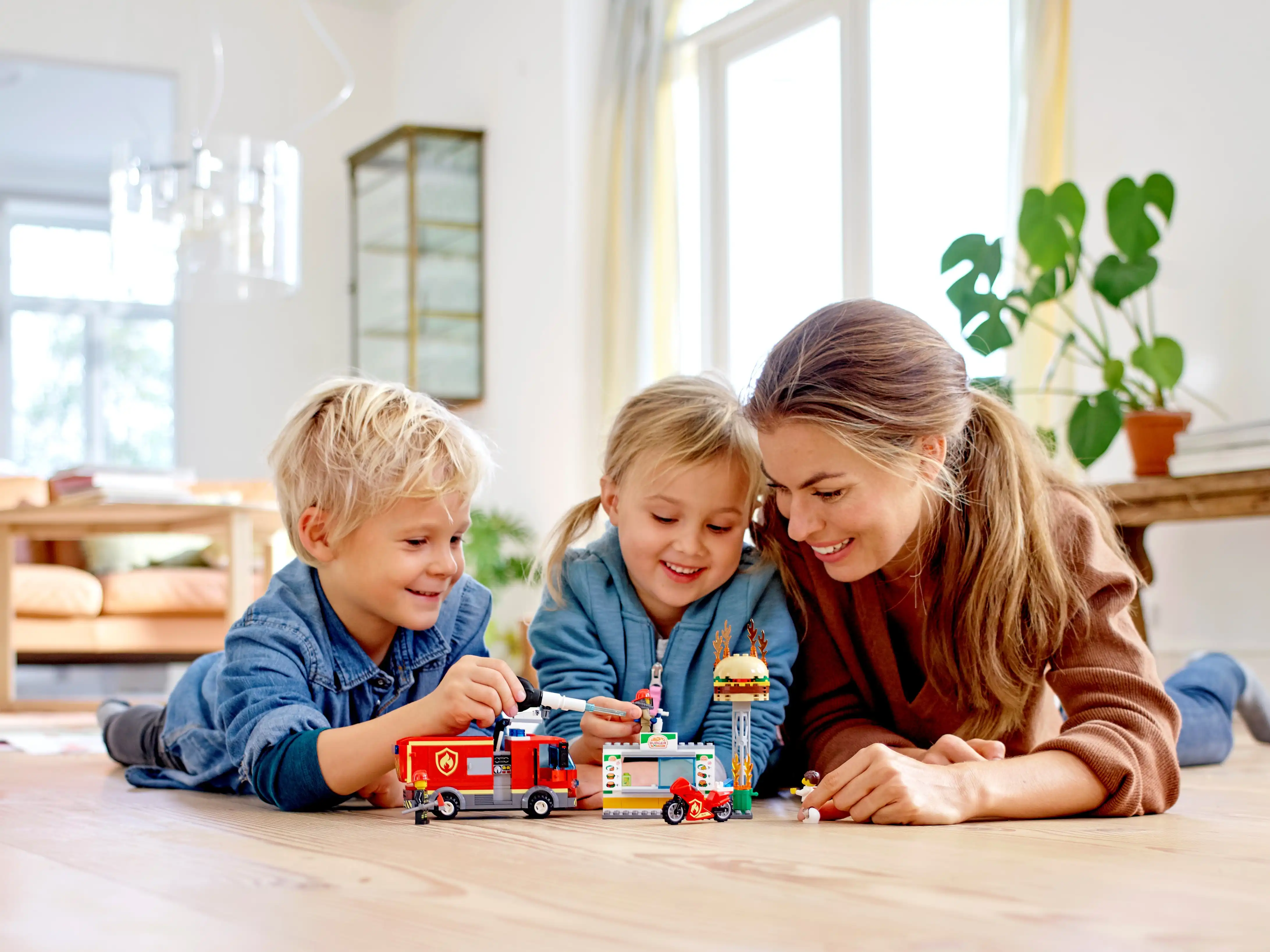 Zdjecie zestawu LEGO 60214 City Na ratunek w płonącym barze 1