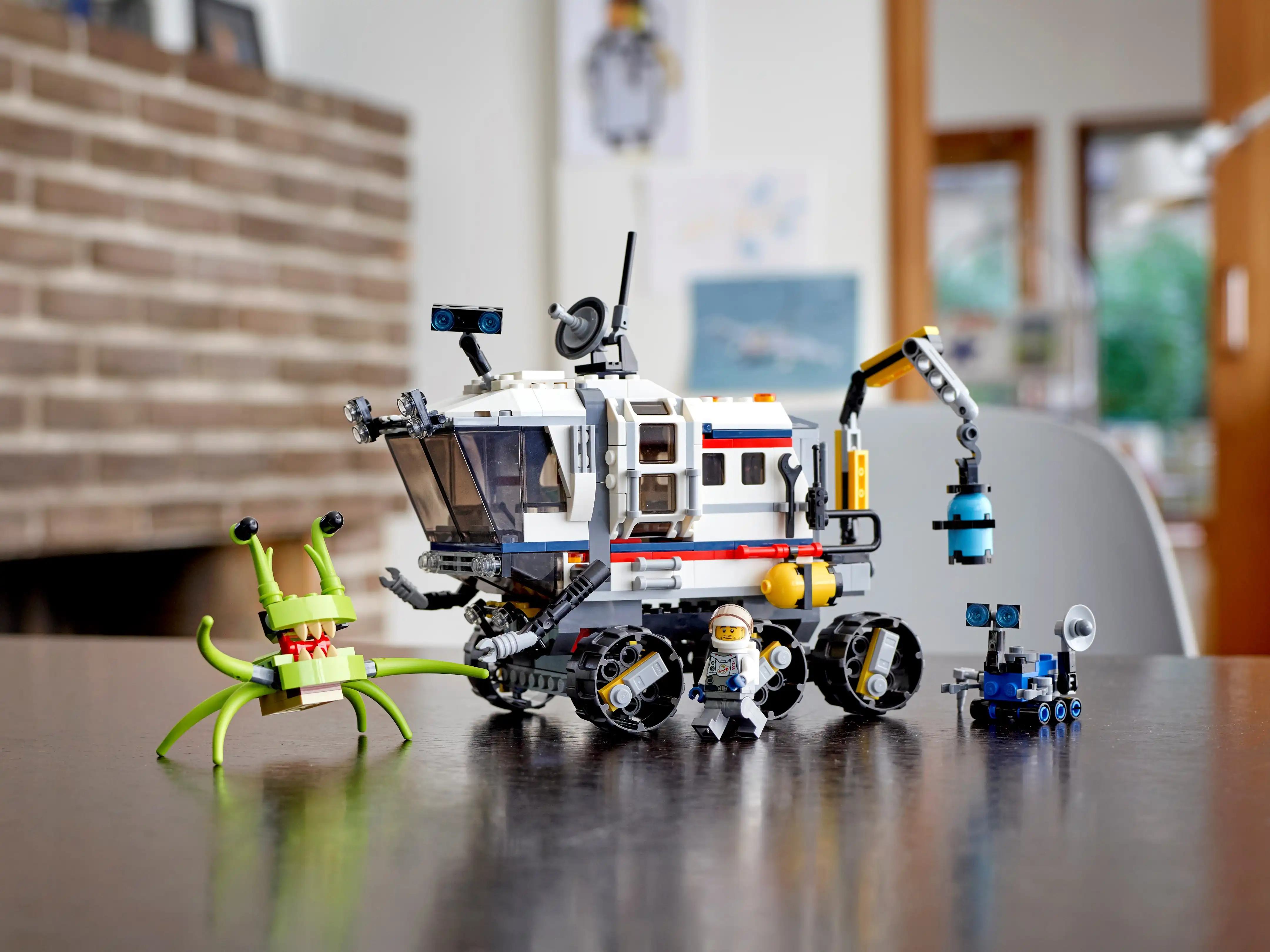 Zdjecie zestawu LEGO 31107 Creator 3 w 1 Łazik kosmiczny 2