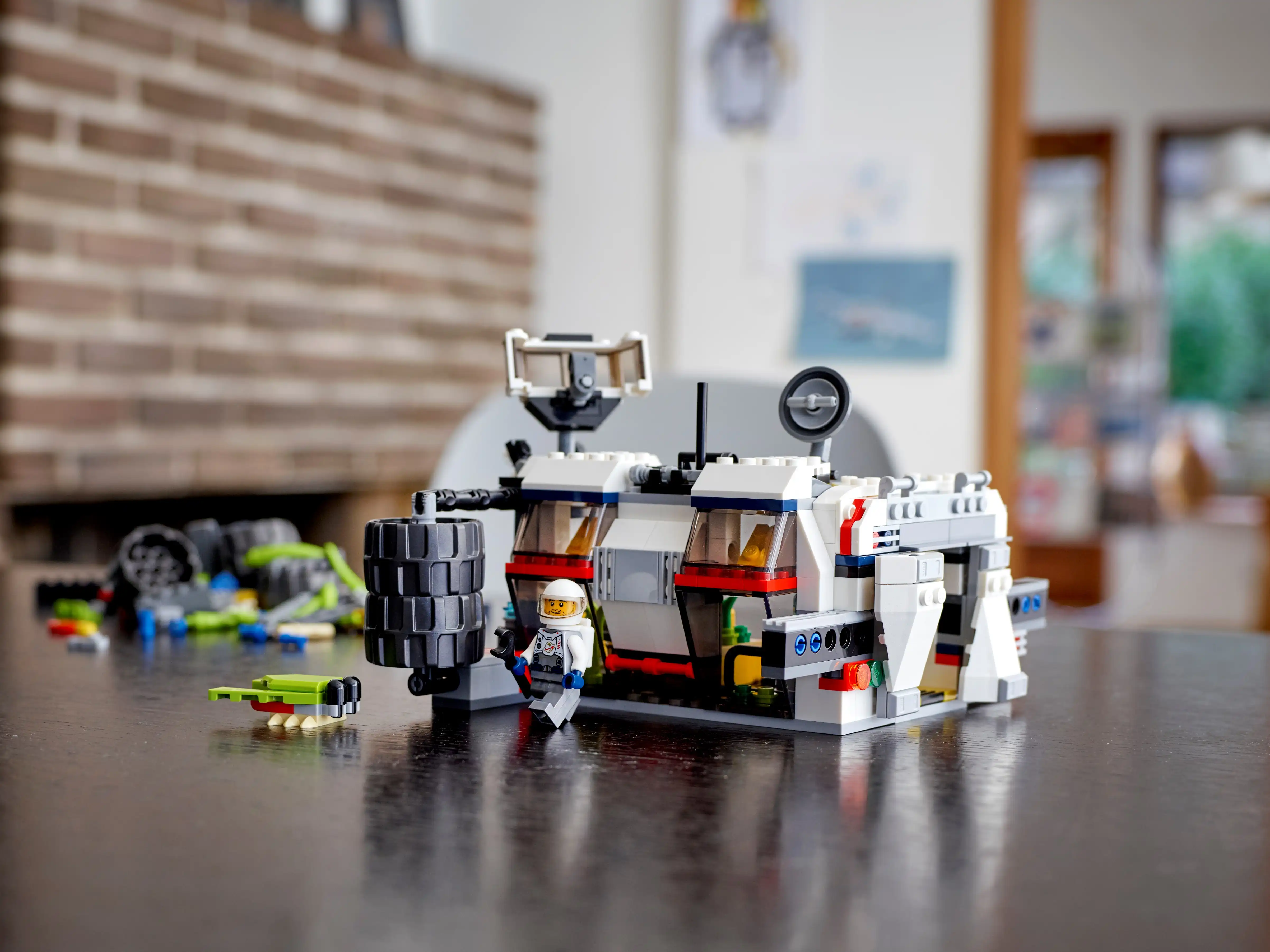 Zdjecie zestawu LEGO 31107 Creator 3 w 1 Łazik kosmiczny 3