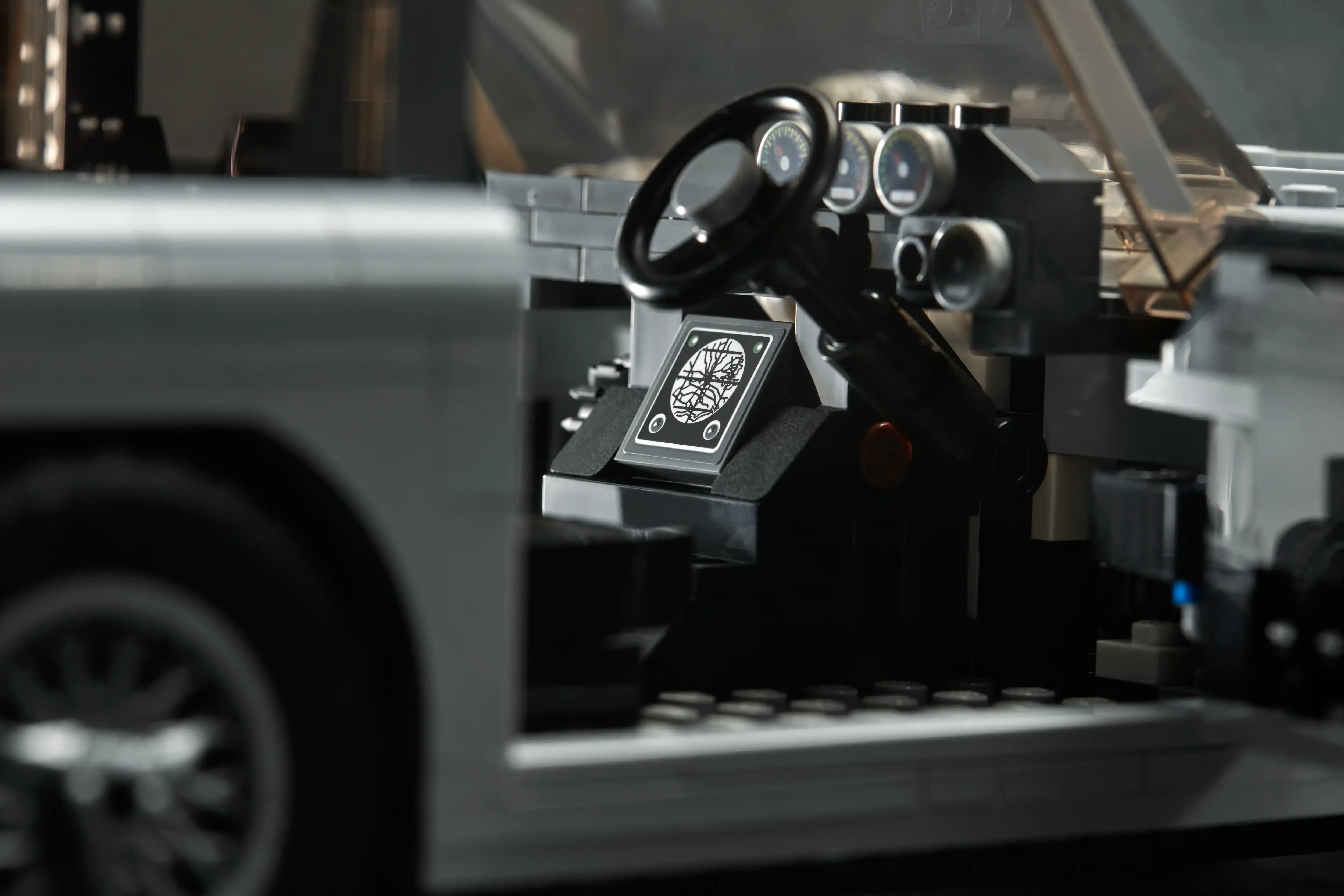 Zdjecie zestawu LEGO 10262 Creator Expert Aston Martin DB5 Jamesa Bonda™ 2