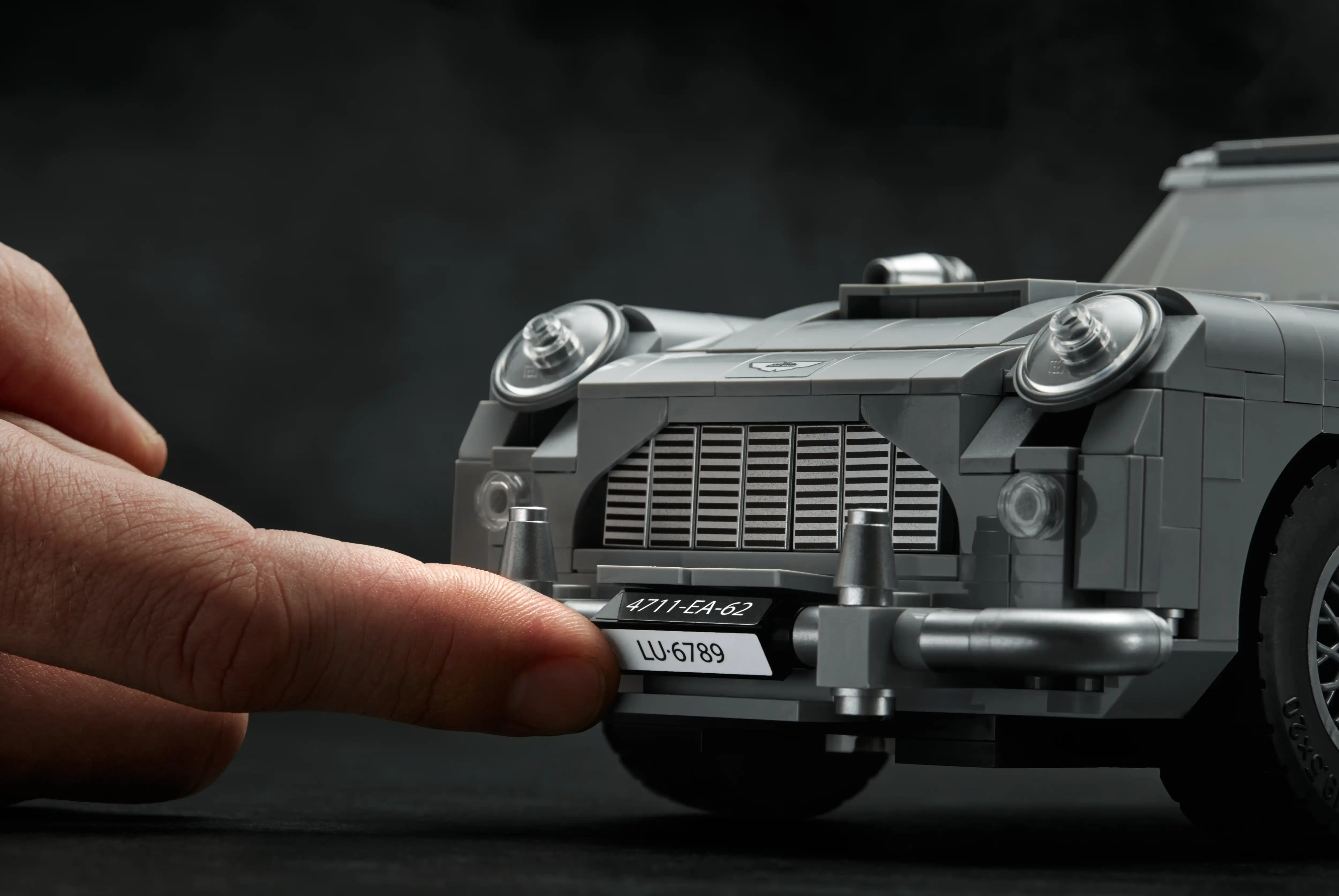 Zdjecie zestawu LEGO 10262 Creator Expert Aston Martin DB5 Jamesa Bonda™ 4