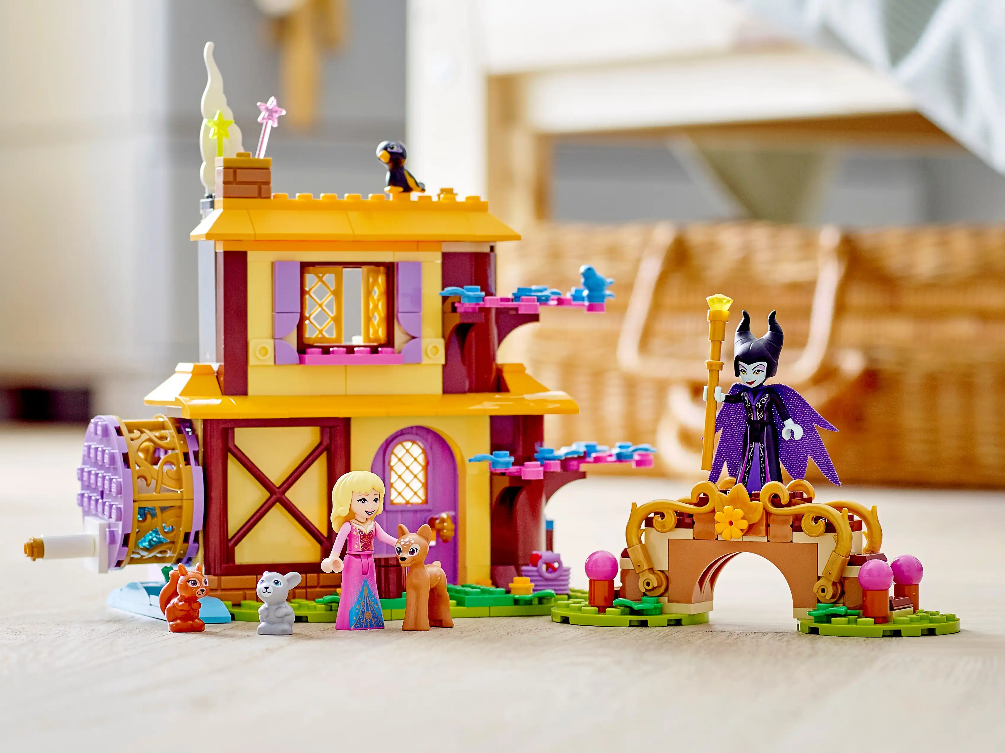 Zdjecie zestawu LEGO 43188 Disney Leśna chatka Aurory 3