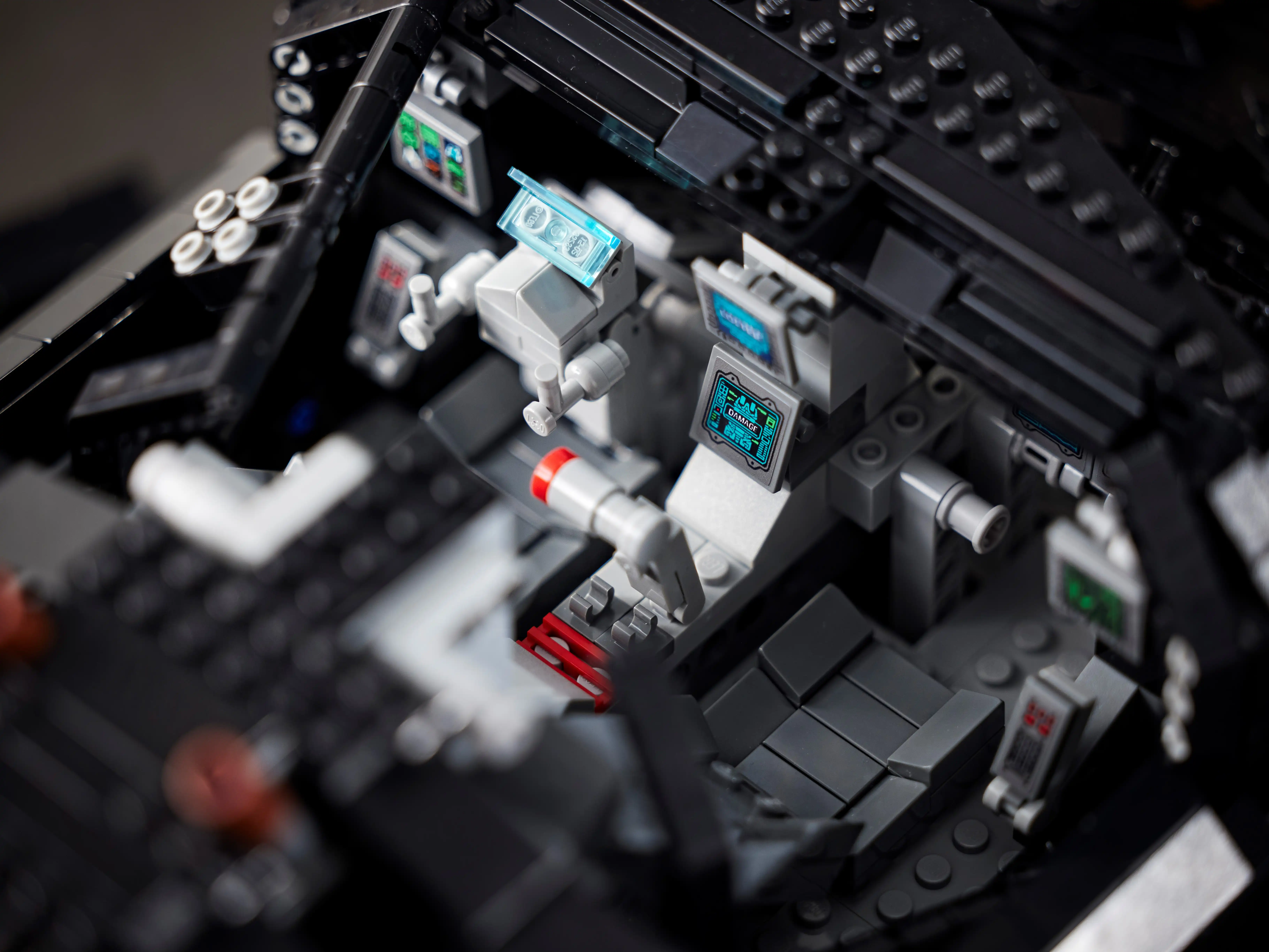 Zdjecie zestawu LEGO 76240 DC Super Heroes LEGO® DC Batman™ Batmobil™ Tumbler 3