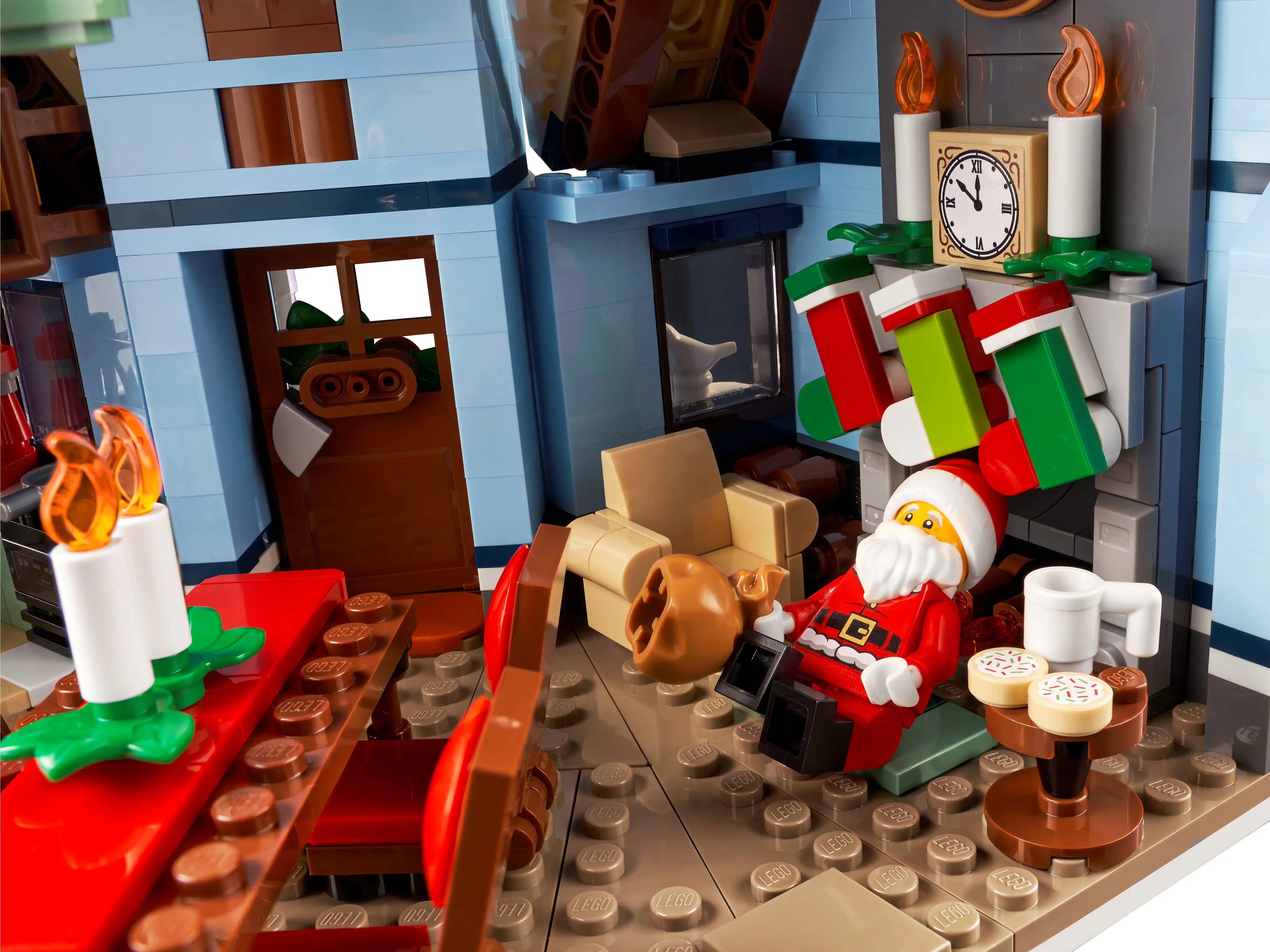 Zdjecie zestawu LEGO 10293 Creator Expert Wizyta Świętego Mikołaja 1