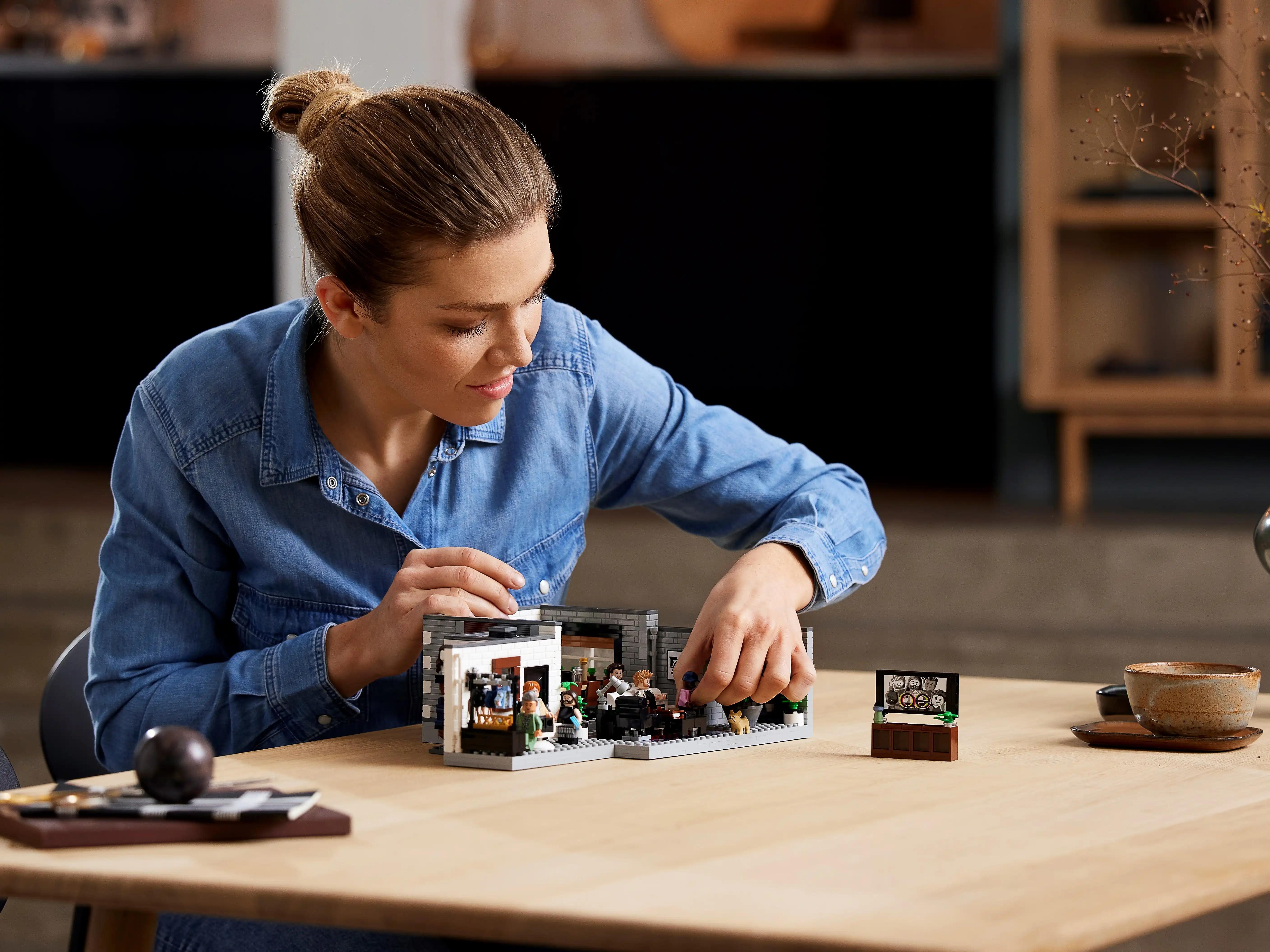Zdjecie zestawu LEGO 10291 Creator Expert Queer Eye – Mieszkanie Fab Five 4