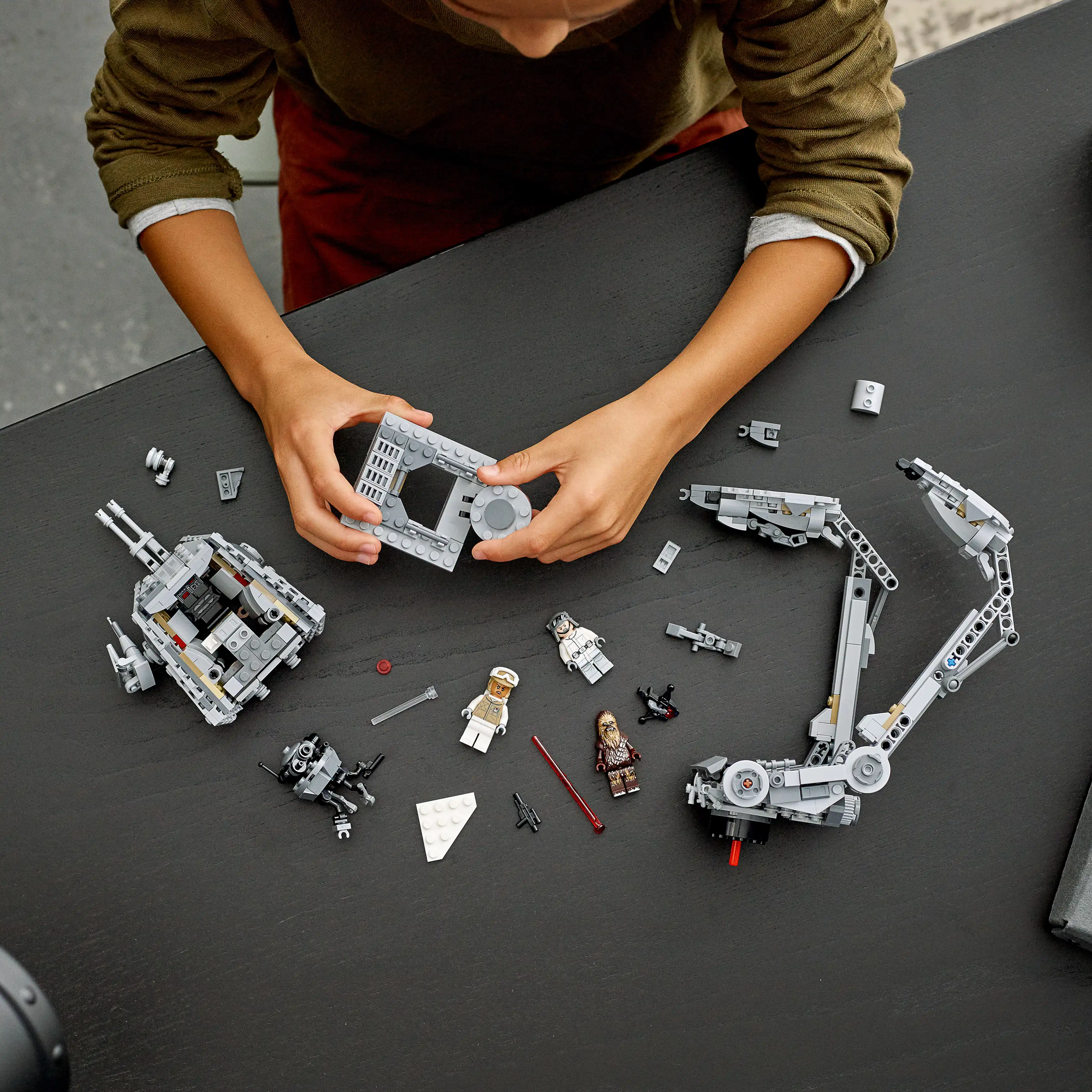 Zdjecie zestawu LEGO 75322 Star Wars LEGO® Star Wars™ AT-ST z Hoth™ 2