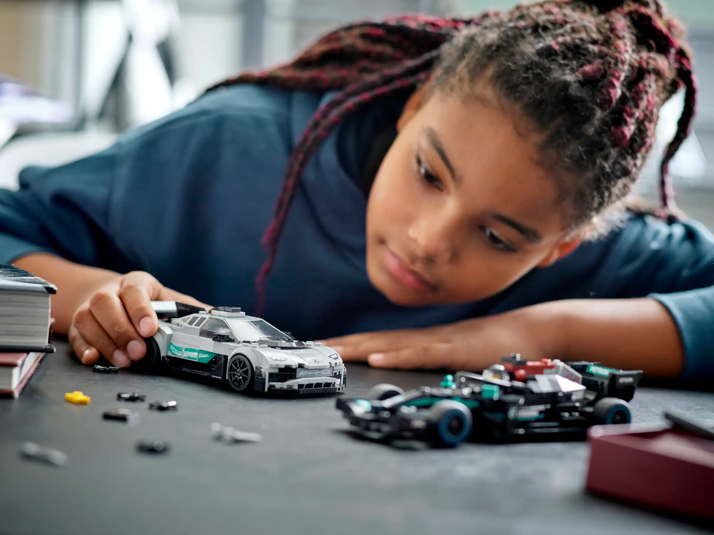 Zdjecie zestawu LEGO 76909 Speed Champions Mercedes-AMG F1 W12 E Performance i Mercedes-AMG ONE 2