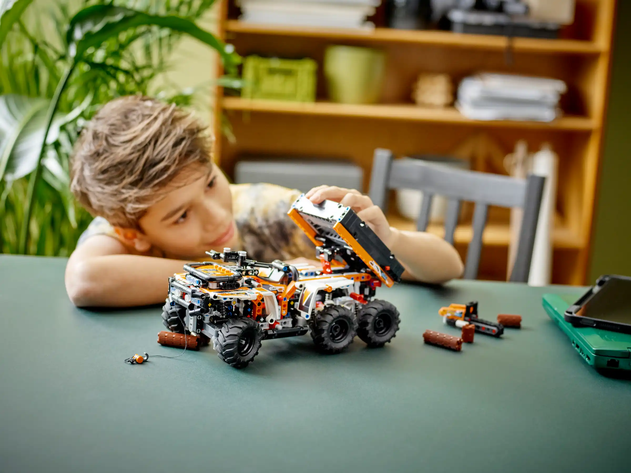 Zdjecie zestawu LEGO 42139 Technic Pojazd terenowy 2