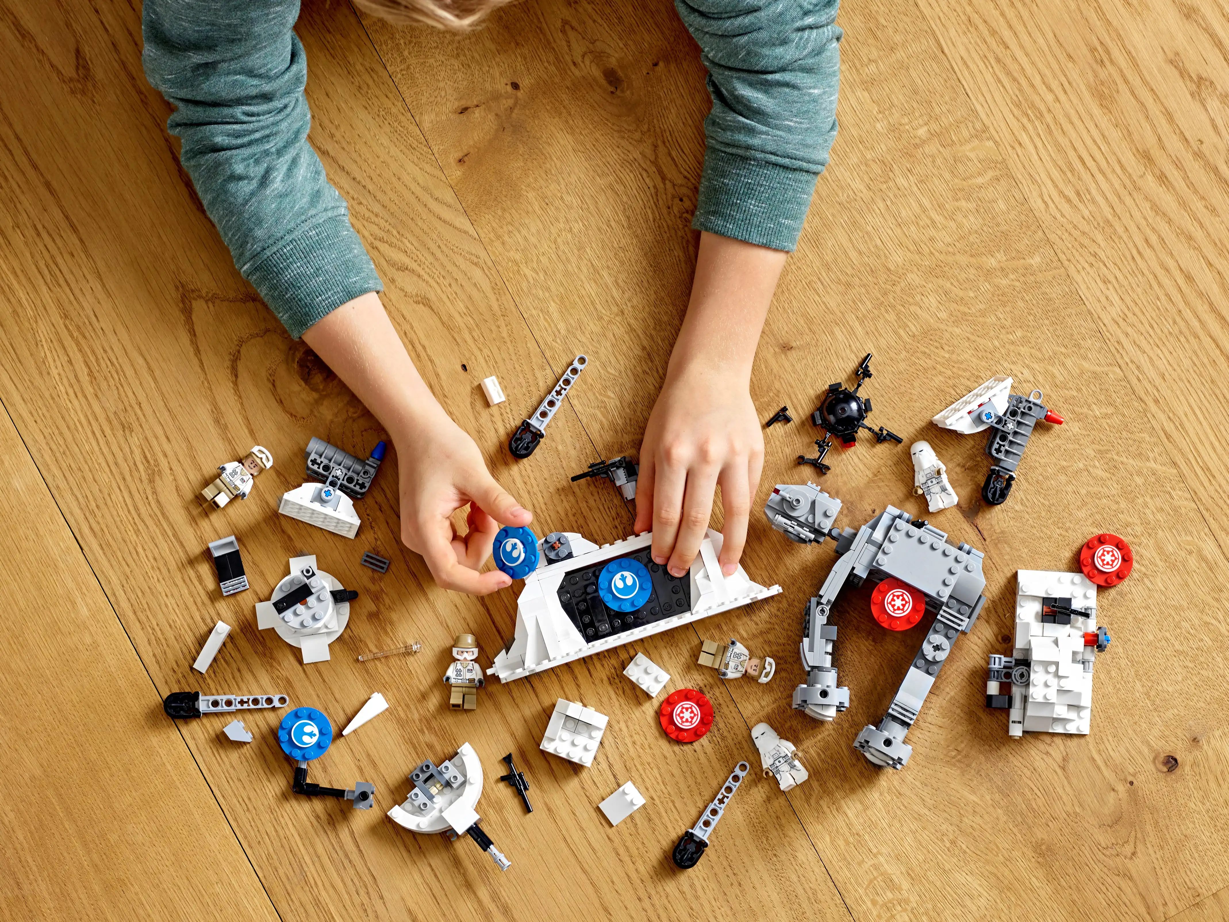 Zdjecie zestawu LEGO 75241 Star Wars Obrona Bazy Echo™ 2