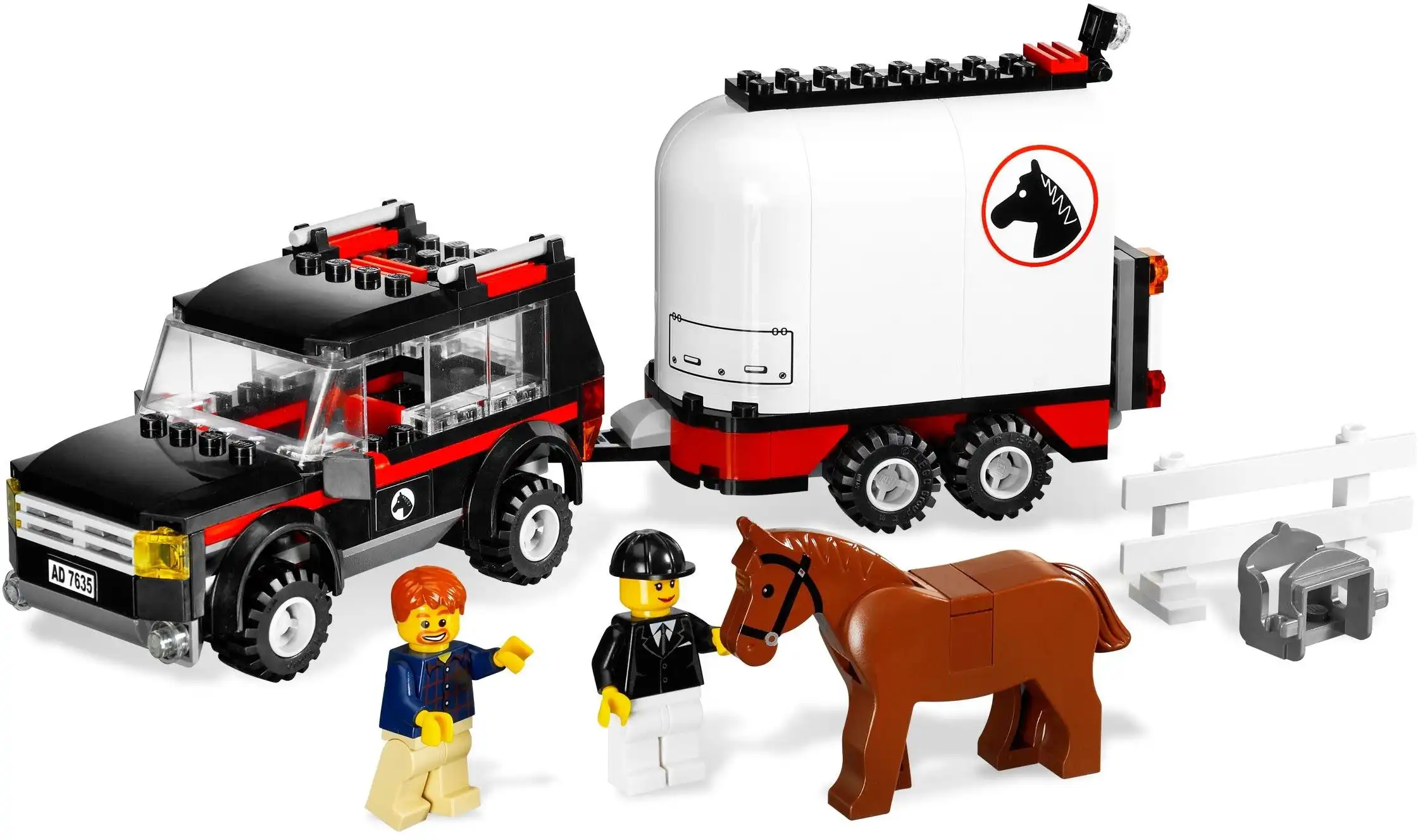 Zdjecie zestawu LEGO 7635 City Samochód terenowy z przyczepą na konie 1