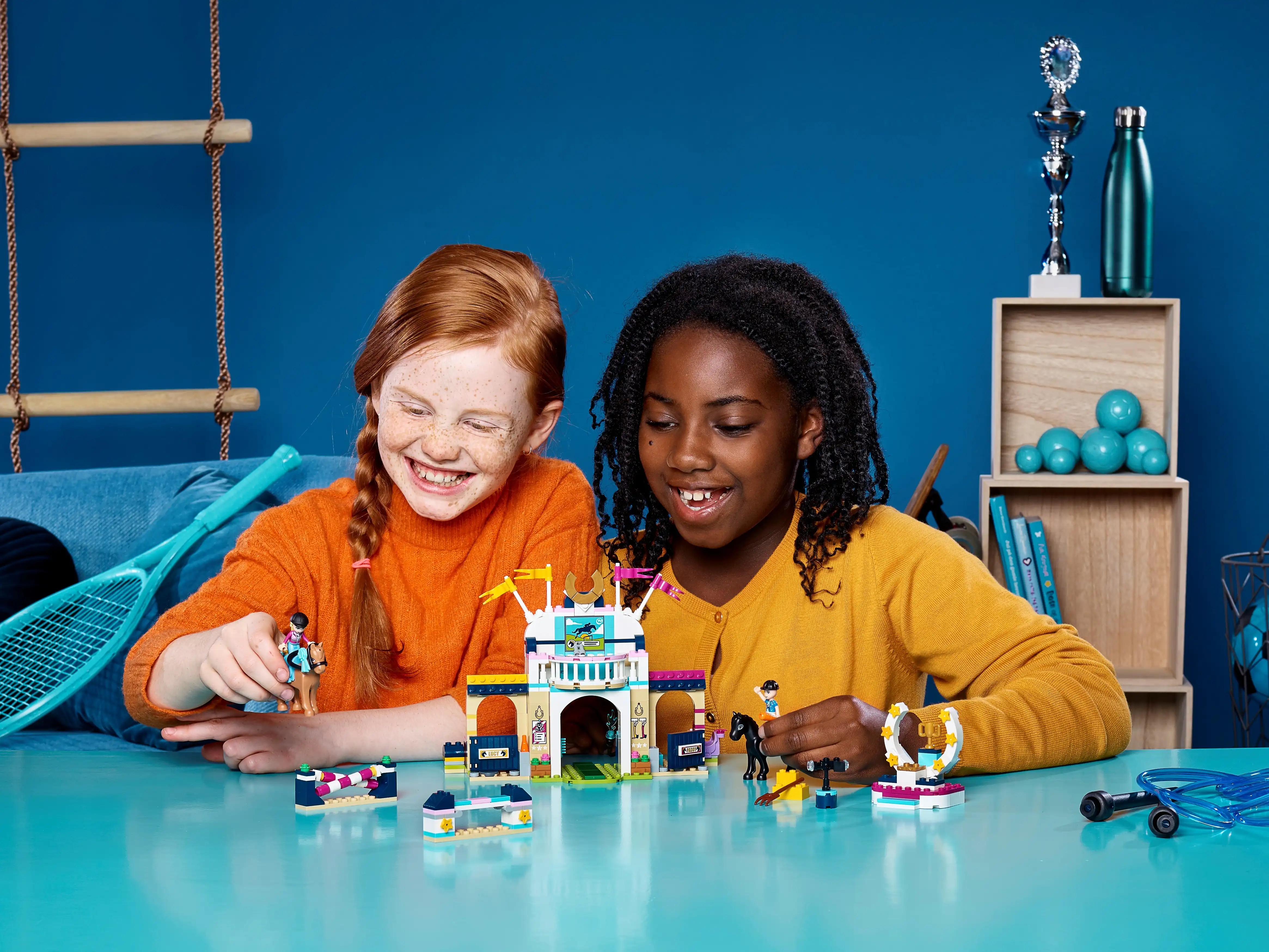 Zdjecie zestawu LEGO 41367 Friends Skoki przez przeszkody Stephanie 1