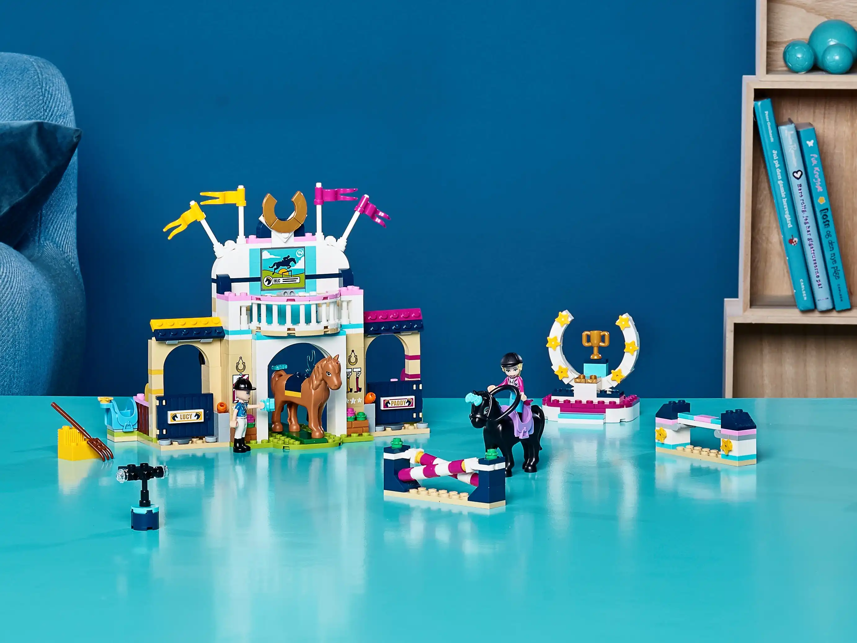 Zdjecie zestawu LEGO 41367 Friends Skoki przez przeszkody Stephanie 2