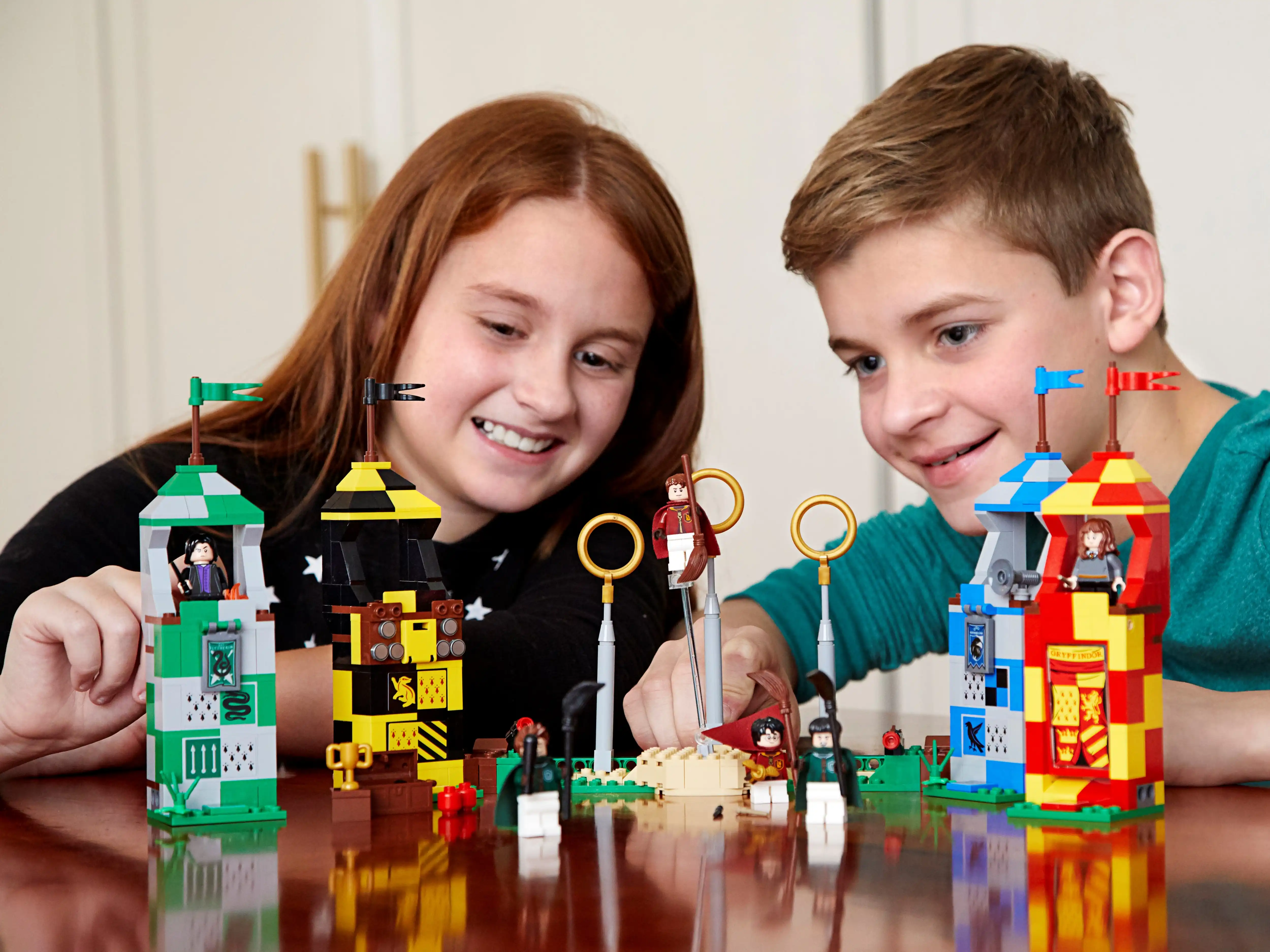 Zdjecie zestawu LEGO 75956 Harry Potter Mecz quidditcha™ 2