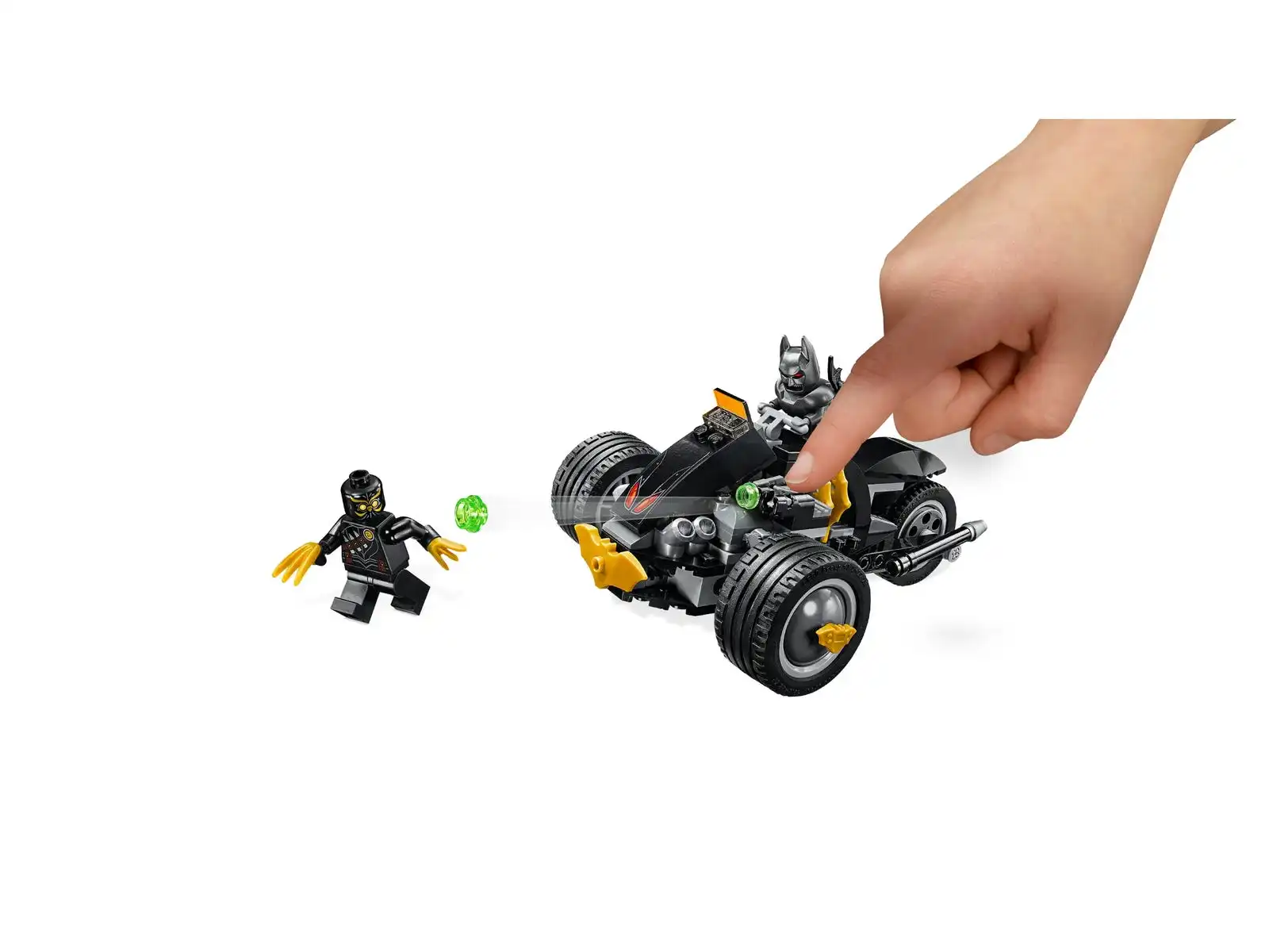 Zdjecie zestawu LEGO 76110 DC Comics Super Heroes Batman™: atak Szponów™ 4