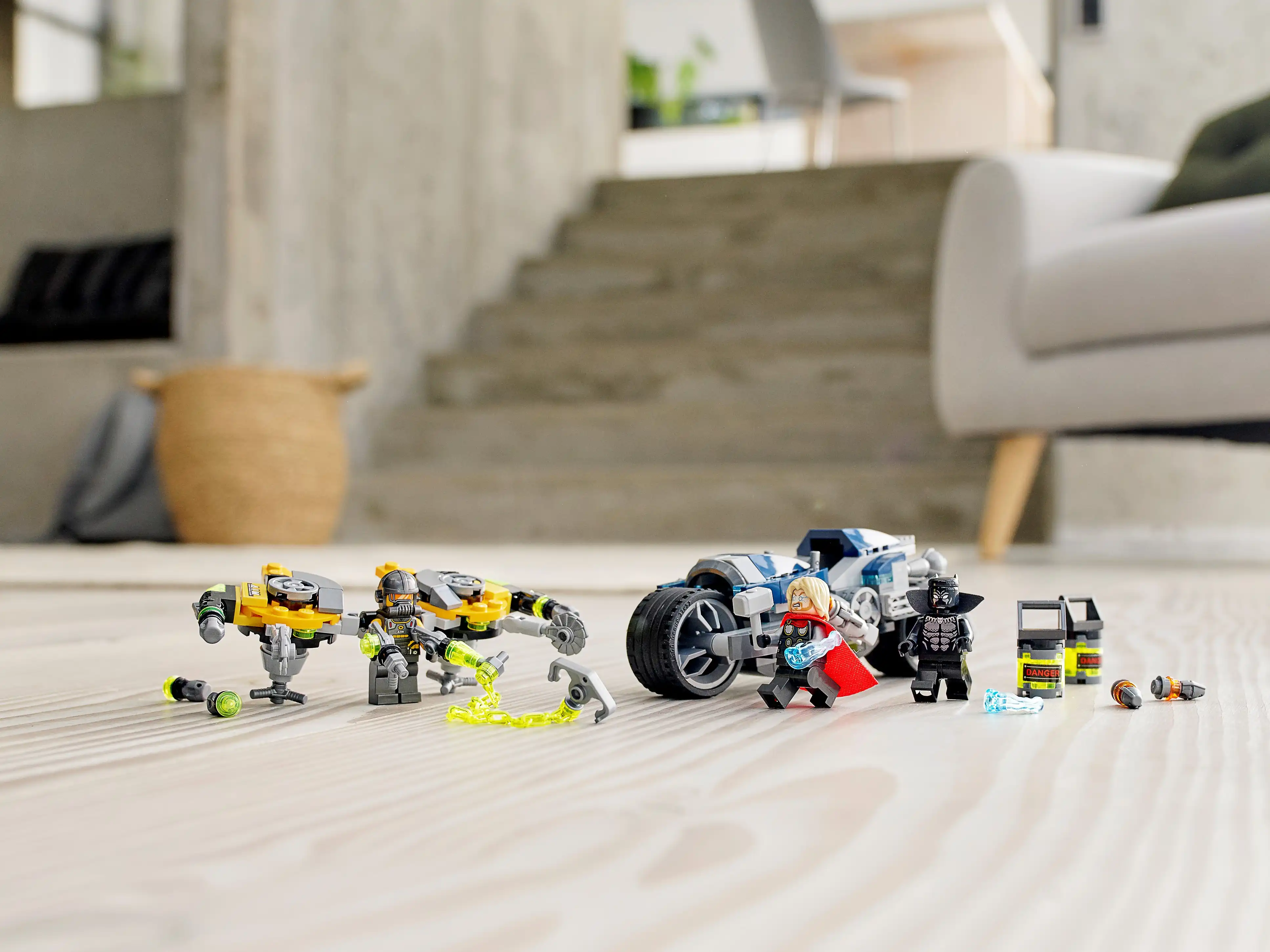 Zdjecie zestawu LEGO 76142 Marvel Avengers: Walka na motocyklu 1