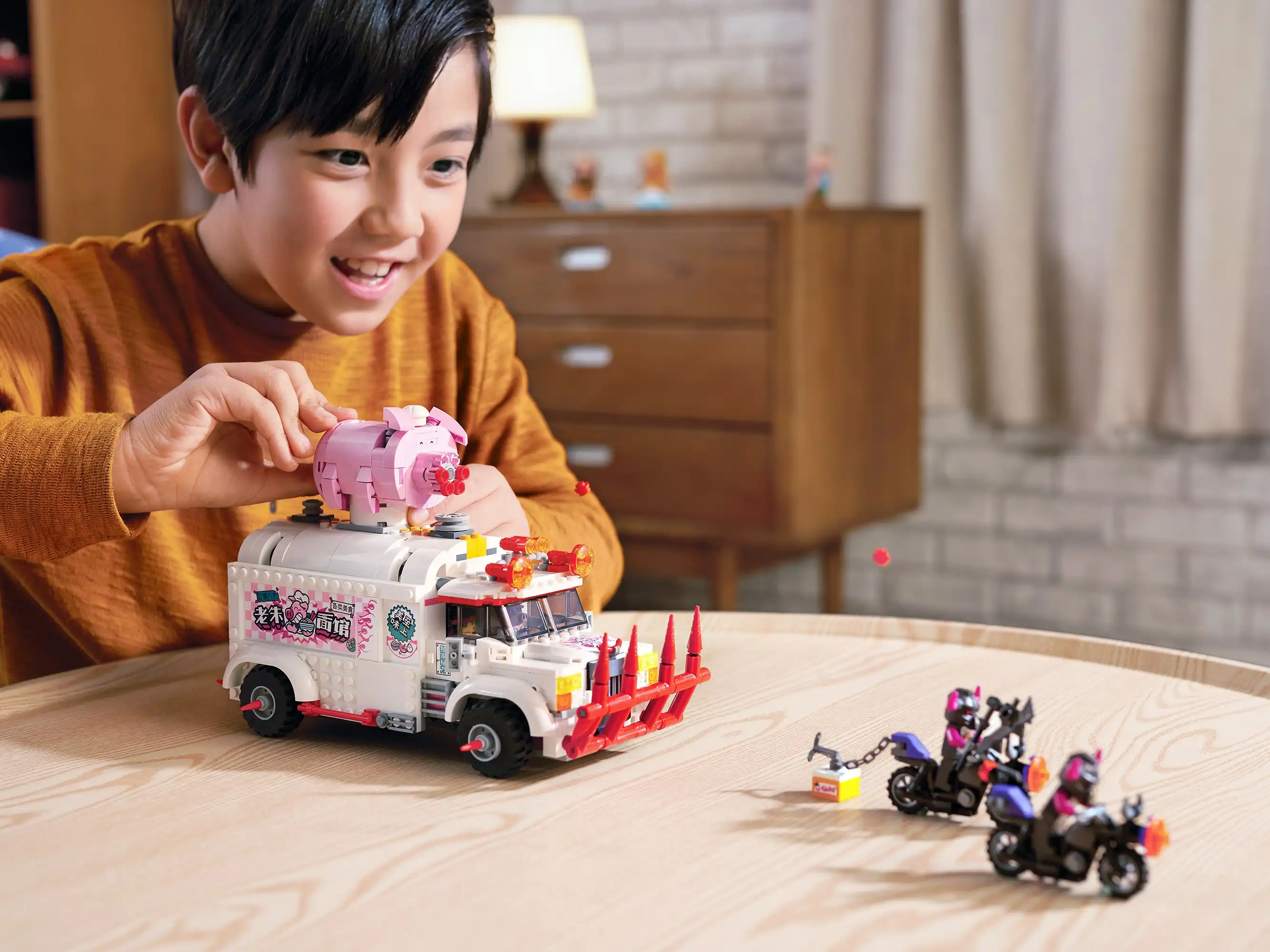 Zdjecie zestawu LEGO 80009 Monkie Kid Foodtruck Pigsy'ego 2