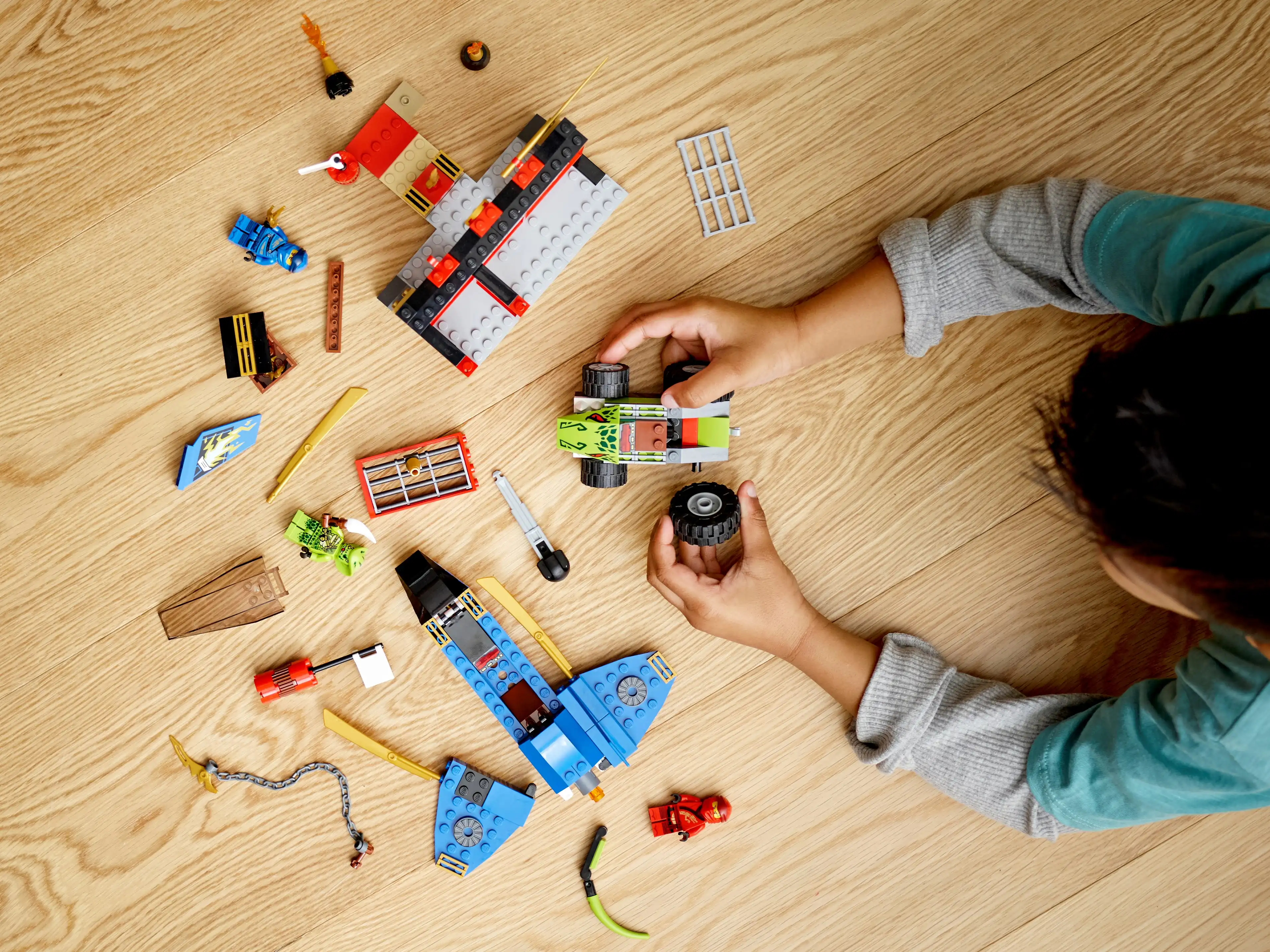 Zdjecie zestawu LEGO 71703 Ninjago Bitwa burzowego myśliwca 1