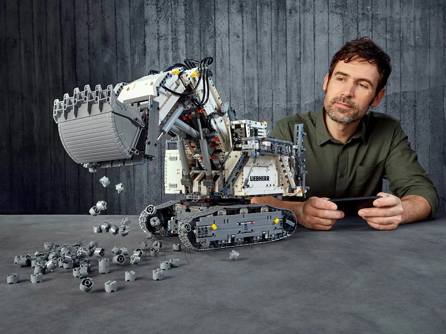 Zdjecie zestawu LEGO 42100 Technic Koparka Liebherr R 9800 2