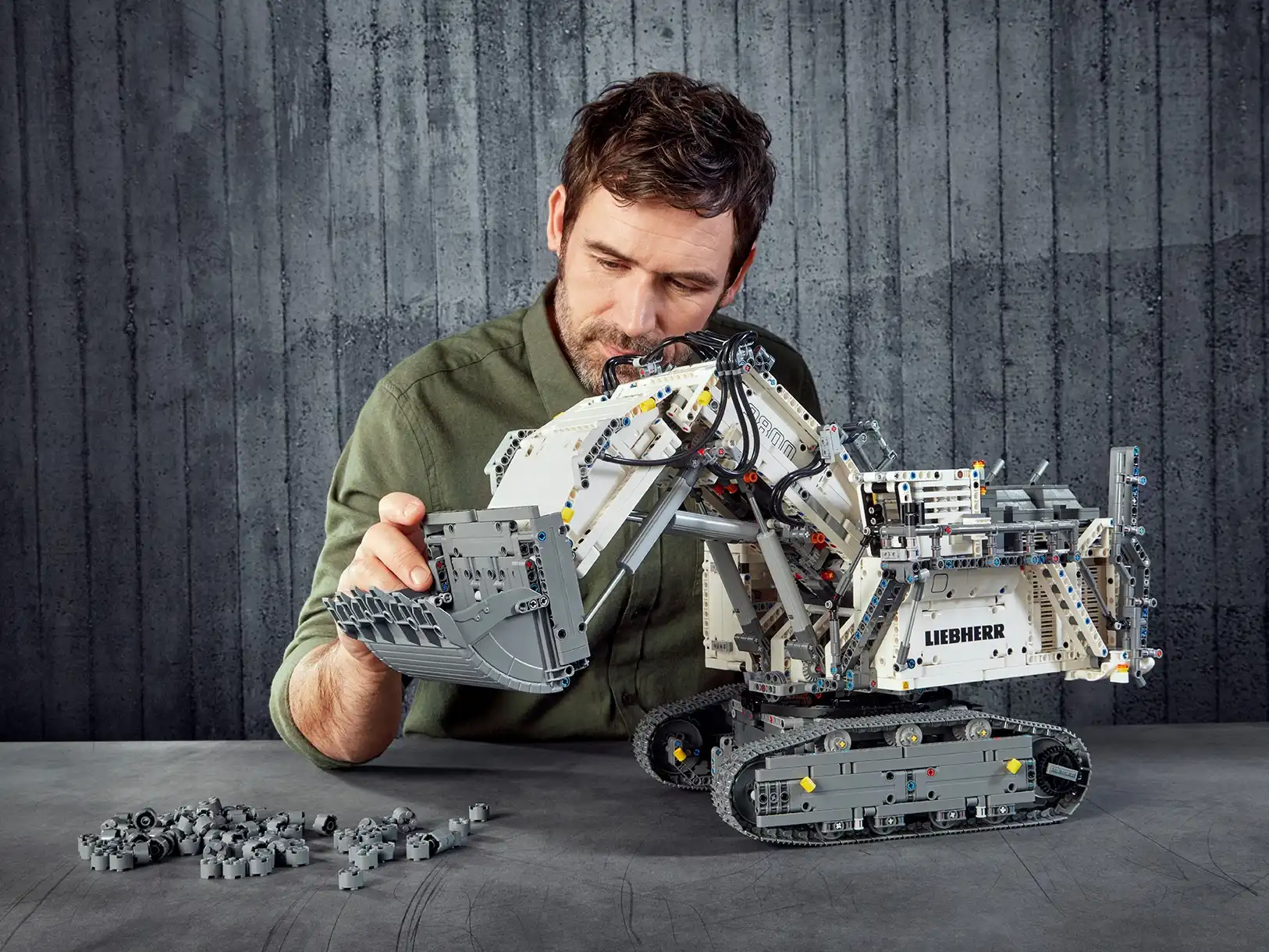 Zdjecie zestawu LEGO 42100 Technic Koparka Liebherr R 9800 4