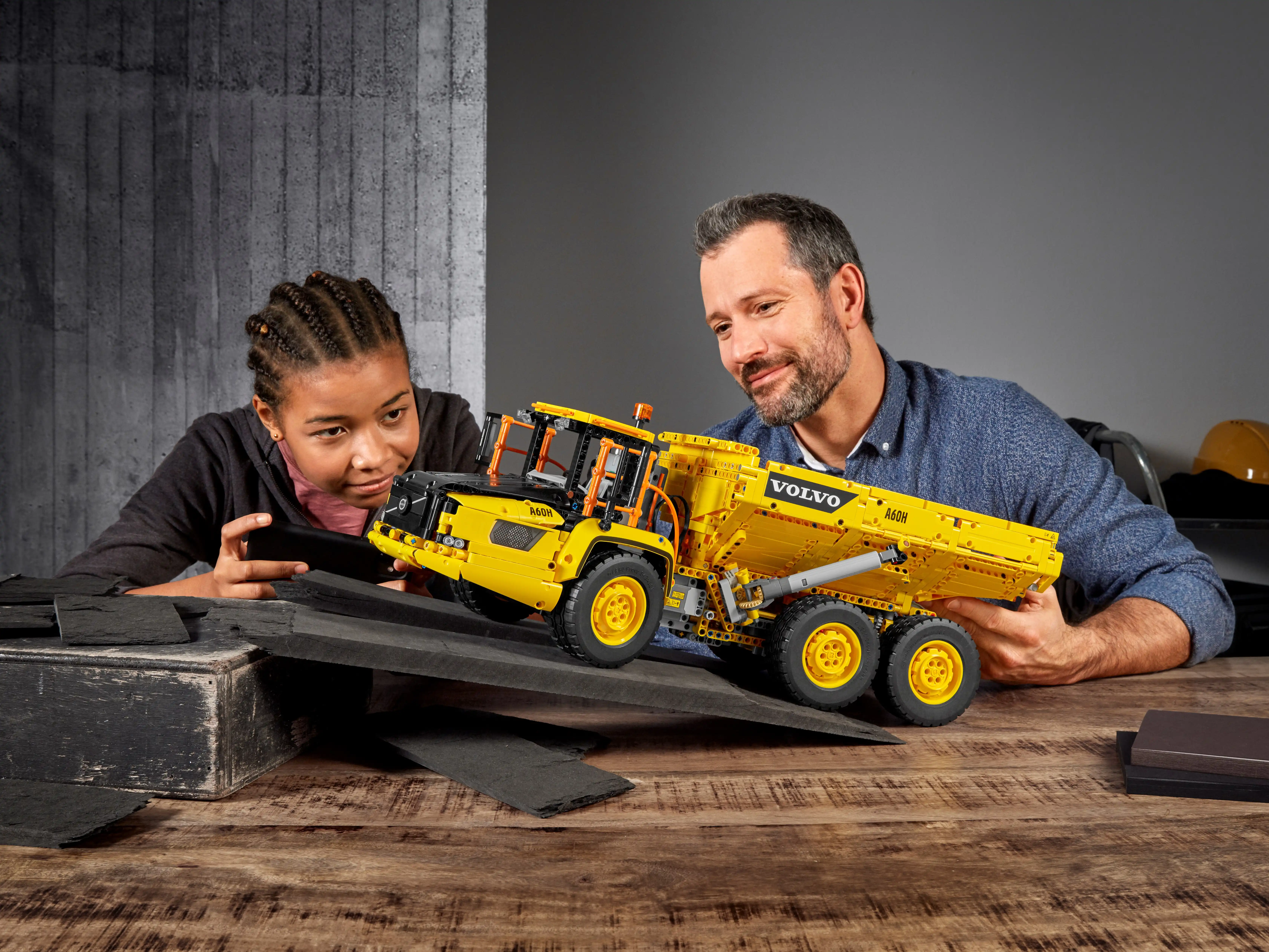 Zdjecie zestawu LEGO 42114 Technic Wozidło przegubowe Volvo 6x6 3