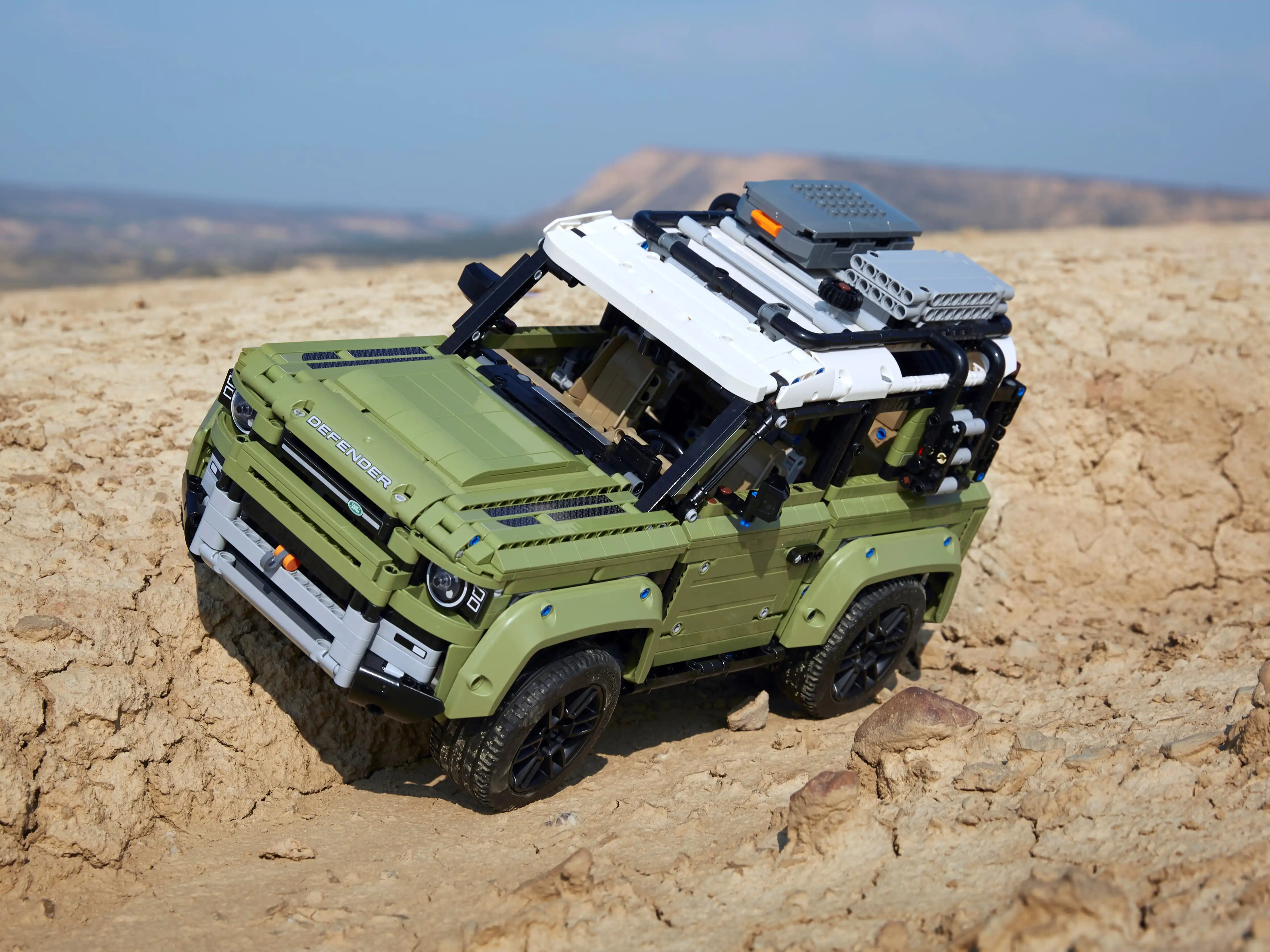 Zdjecie zestawu LEGO 42110 Technic Land Rover Defender 2
