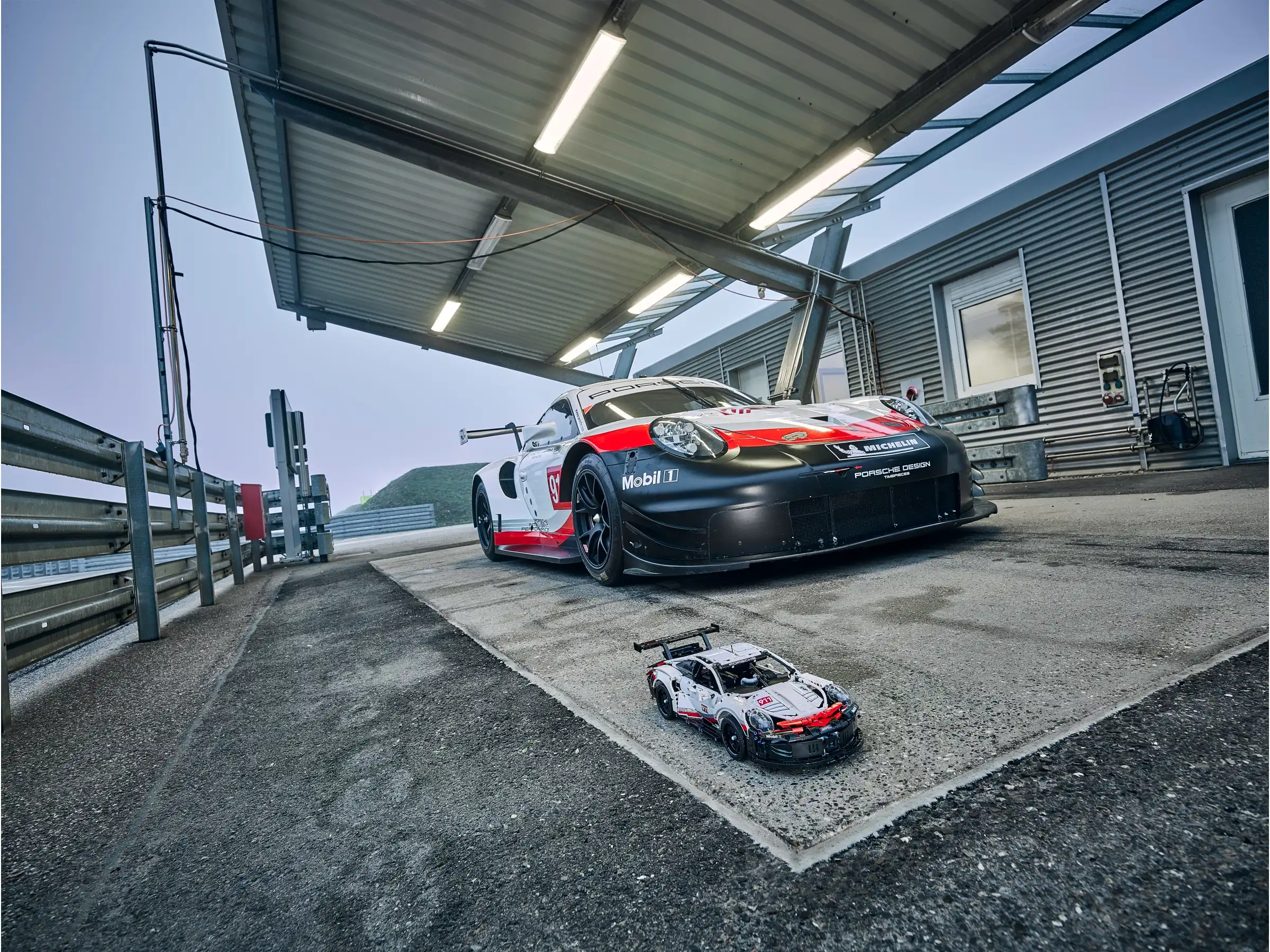 Zdjecie zestawu LEGO 42096 Technic Porsche 911 RSR 2