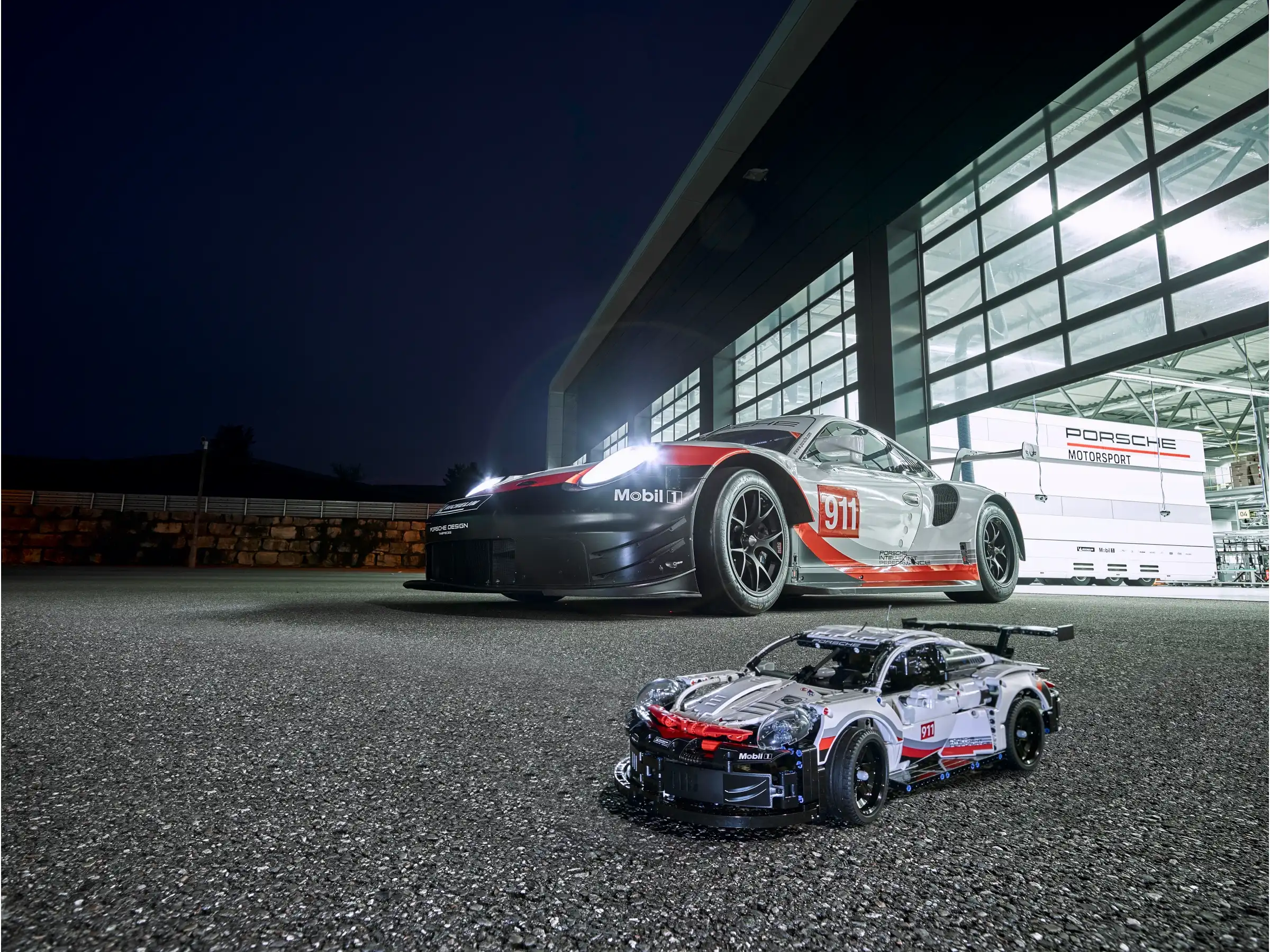 Zdjecie zestawu LEGO 42096 Technic Porsche 911 RSR 3