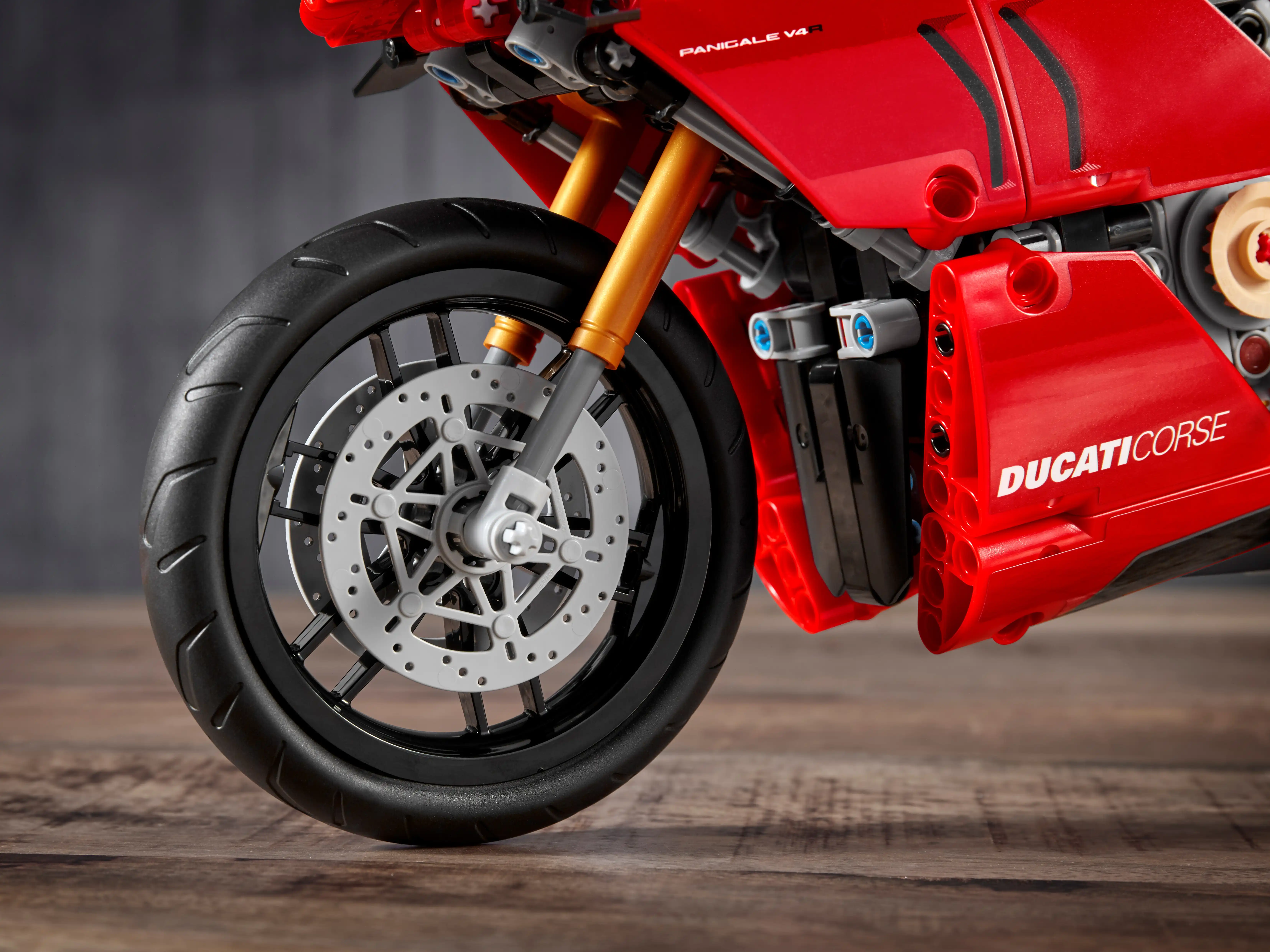 Zdjecie zestawu LEGO 42107 Technic Ducati Panigale V4 R 3