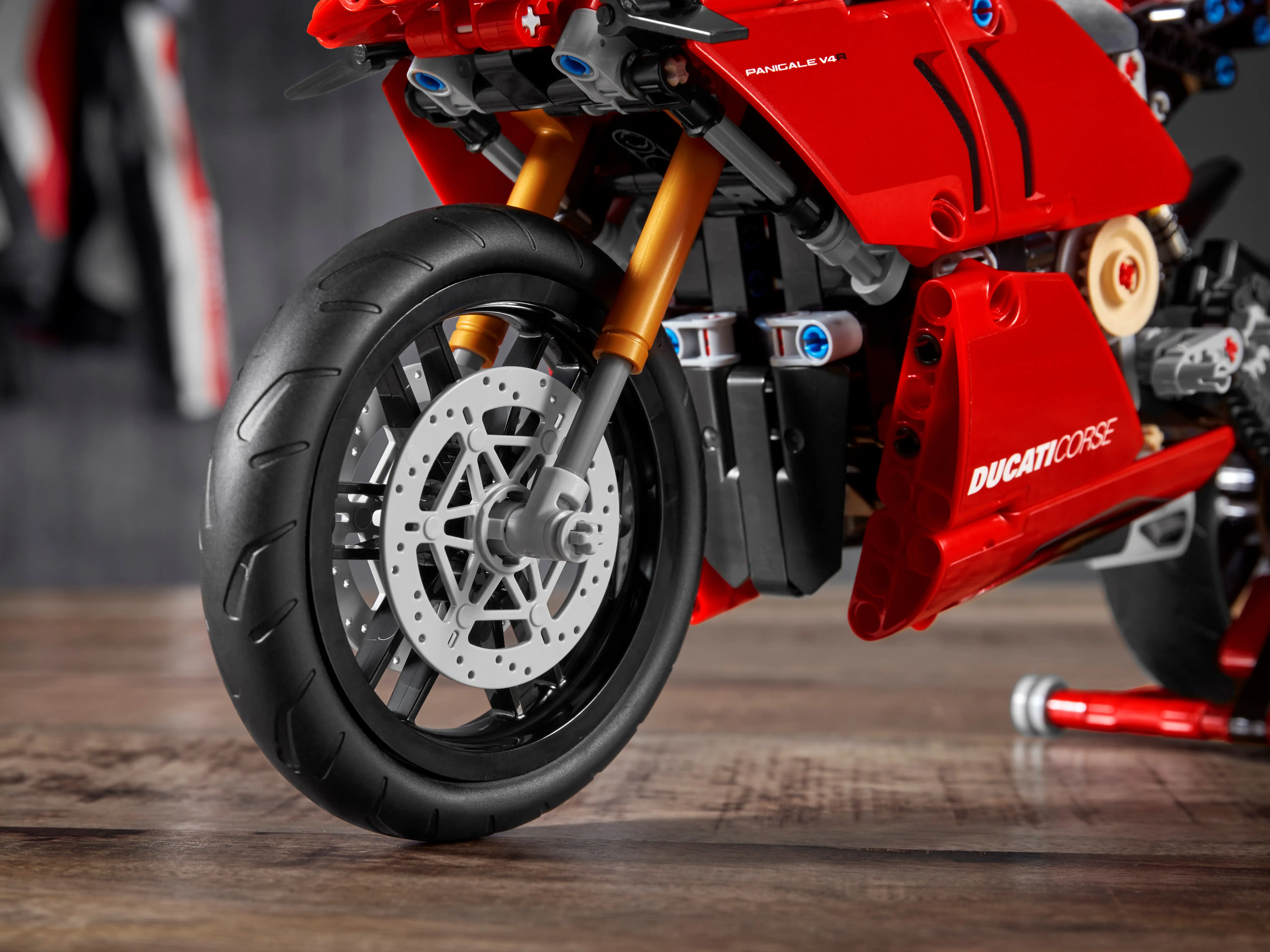Zdjecie zestawu LEGO 42107 Technic Ducati Panigale V4 R 4