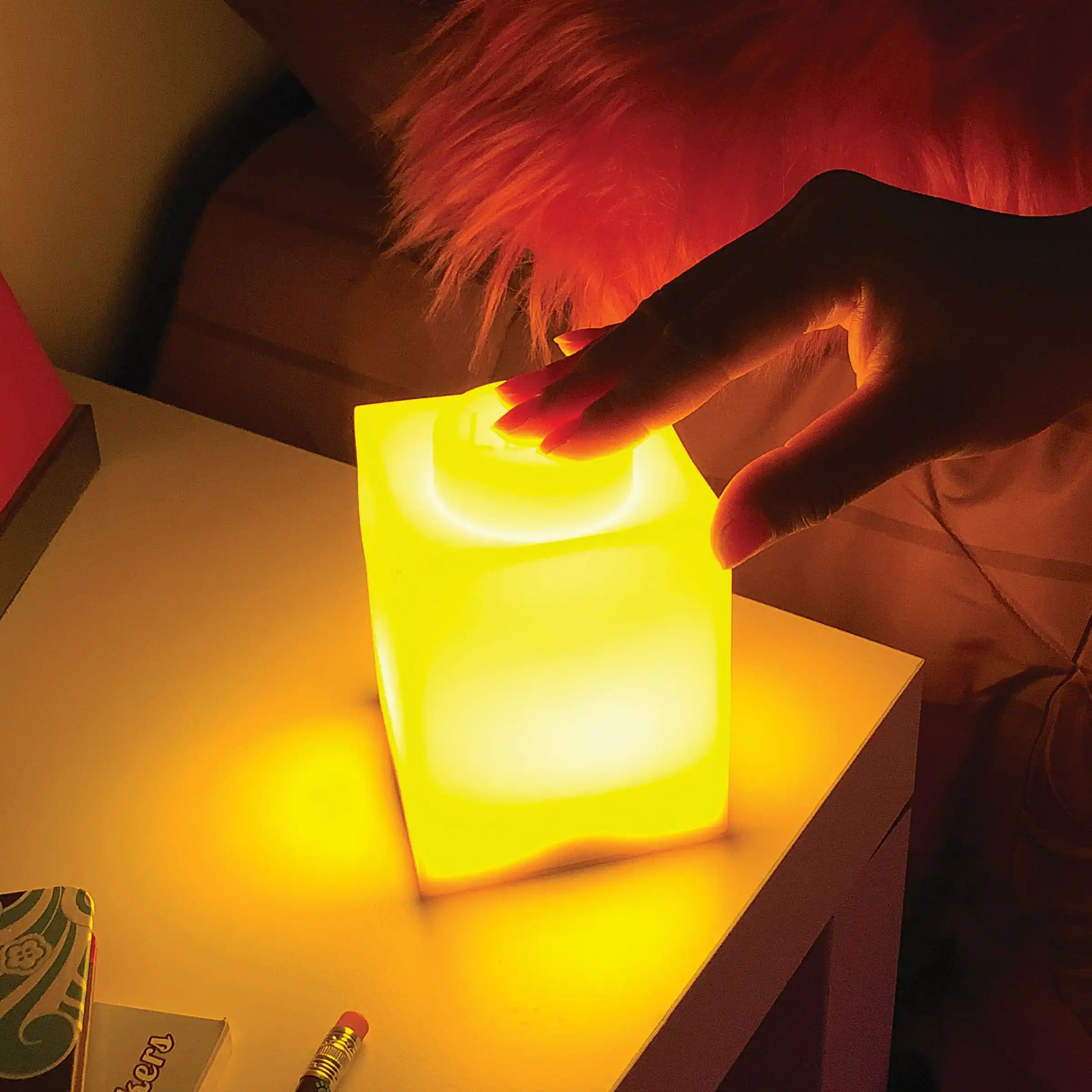 Zdjecie zestawu LEGO 5007234  Lampka nocna w kształcie klocka 1 × 1 - żółta 3