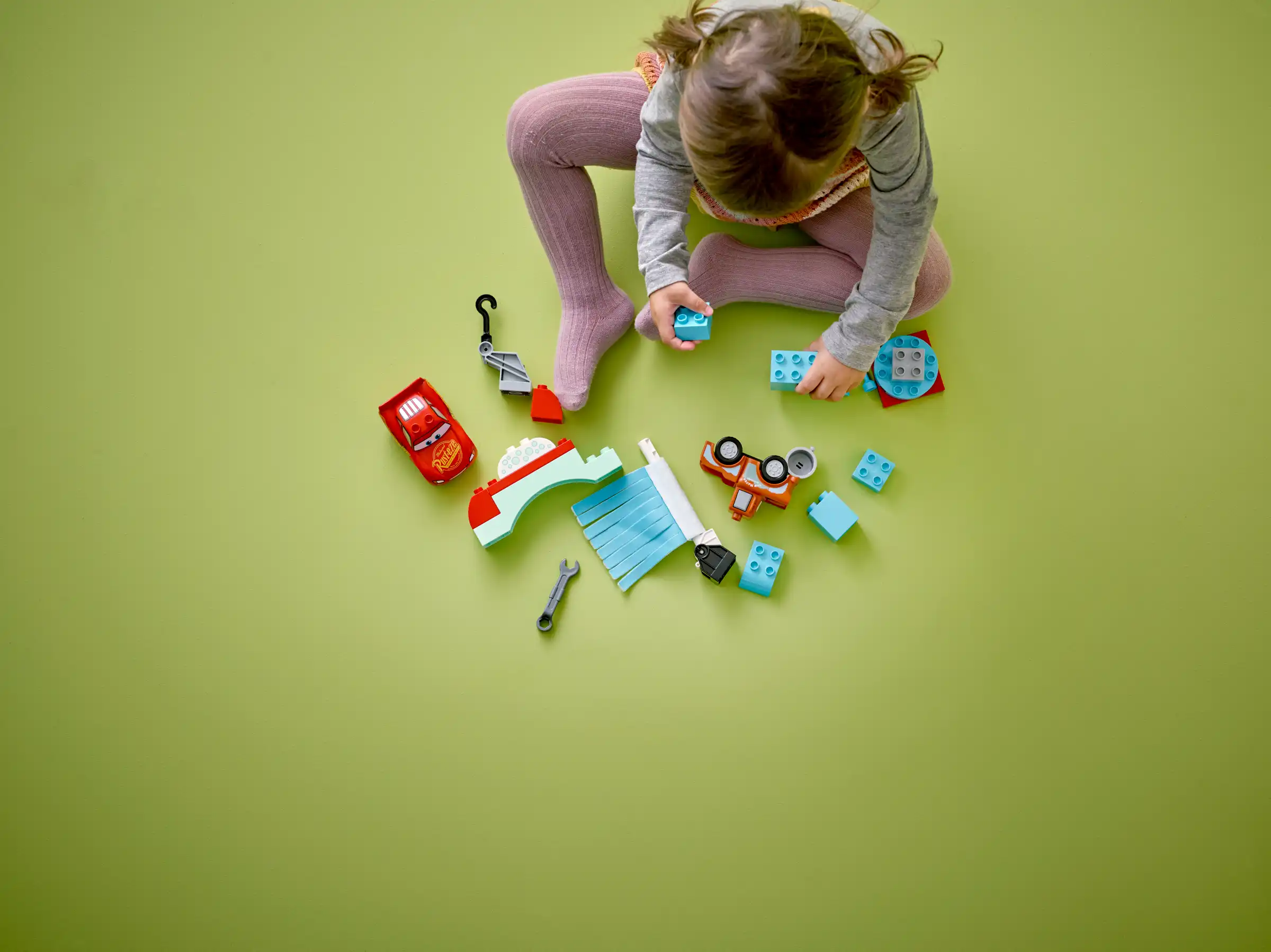 Zdjecie zestawu LEGO 10996 Disney Zygzak McQueen i Złomek - myjnia 4
