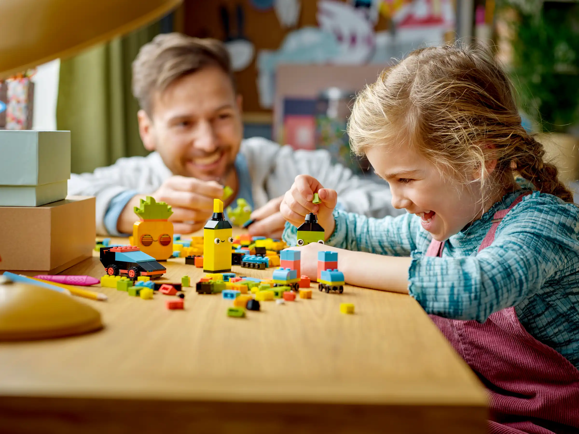 Zdjecie zestawu LEGO 11027 Classic Kreatywna zabawa neonowymi kolorami 2