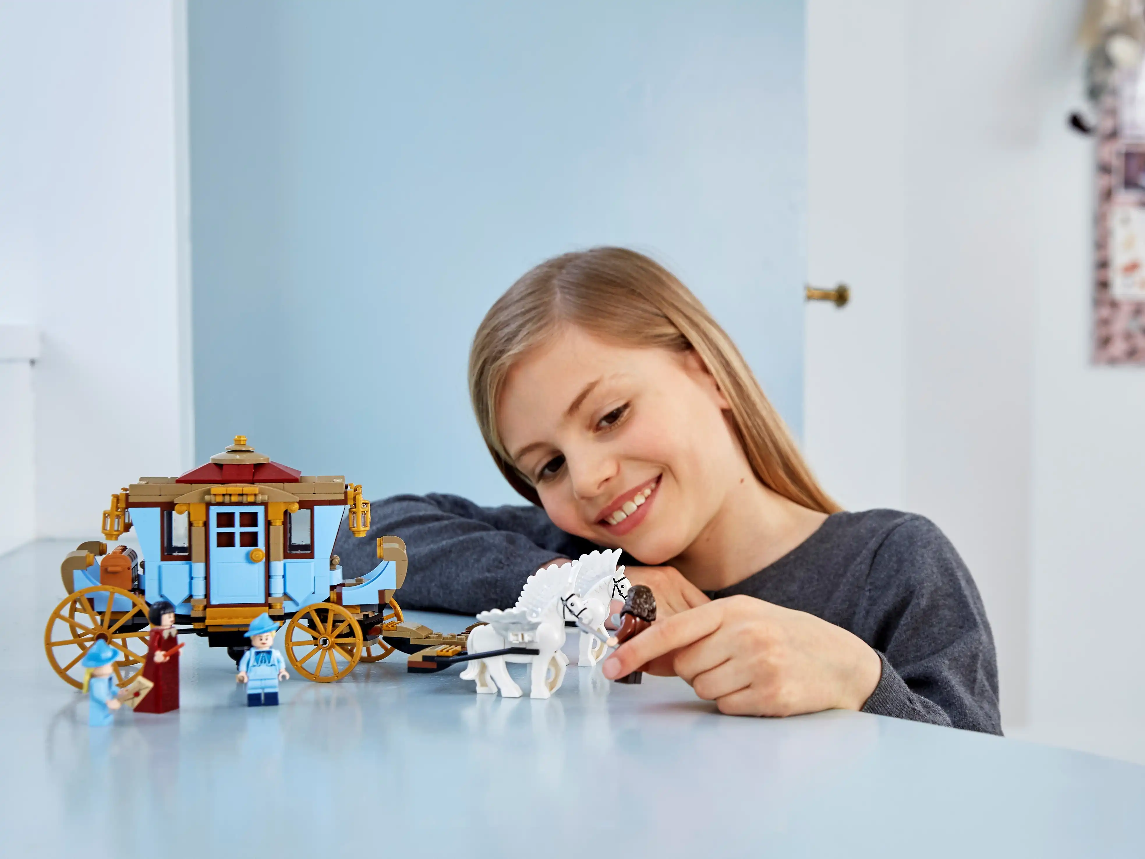 Zdjecie zestawu LEGO 75958 Harry Potter Powóz z Beauxbatons: przyjazd do Hogwartu™ 1