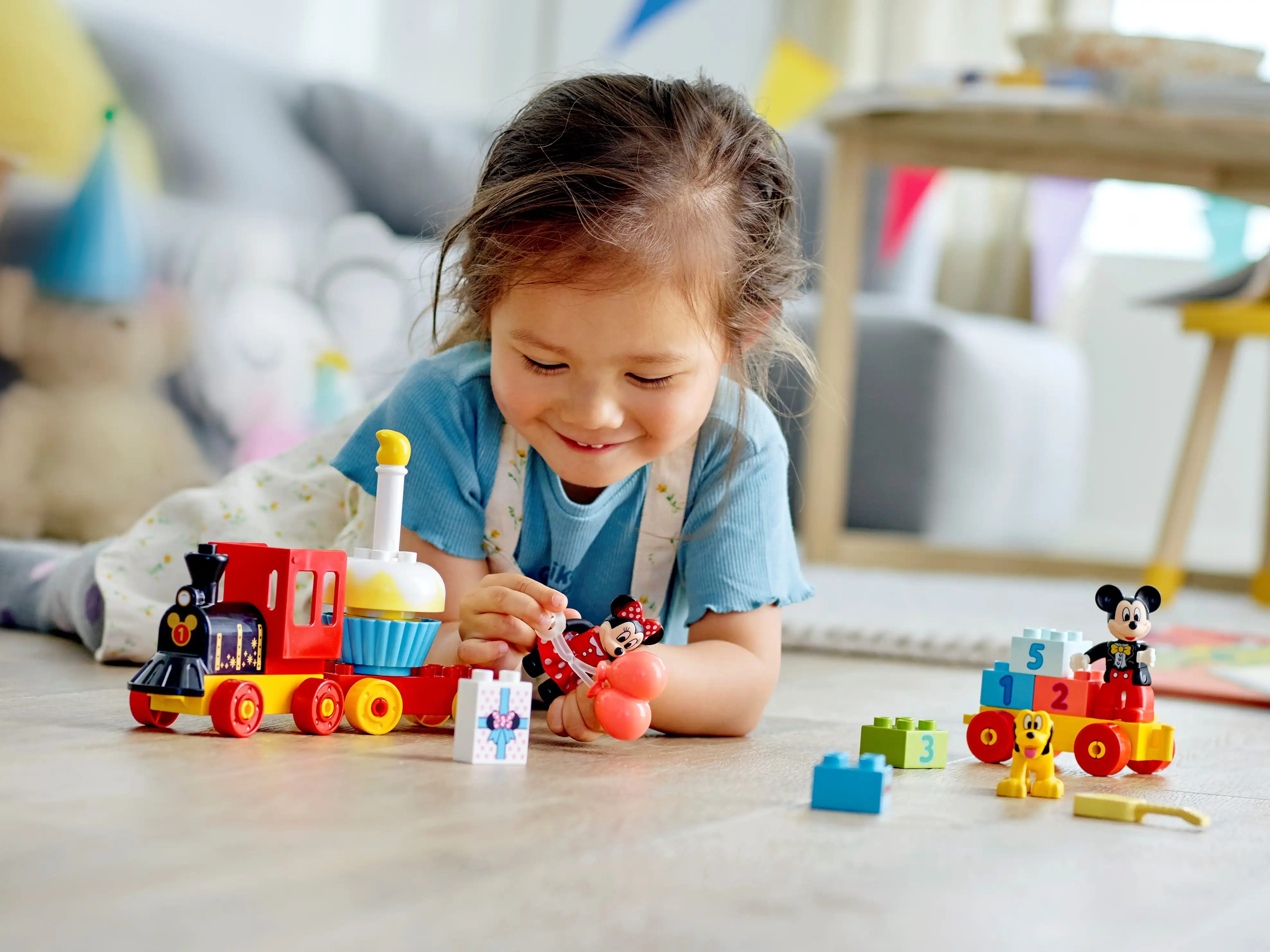 Zdjecie zestawu LEGO 10941 Disney Urodzinowy pociąg myszek Miki i Minnie 1