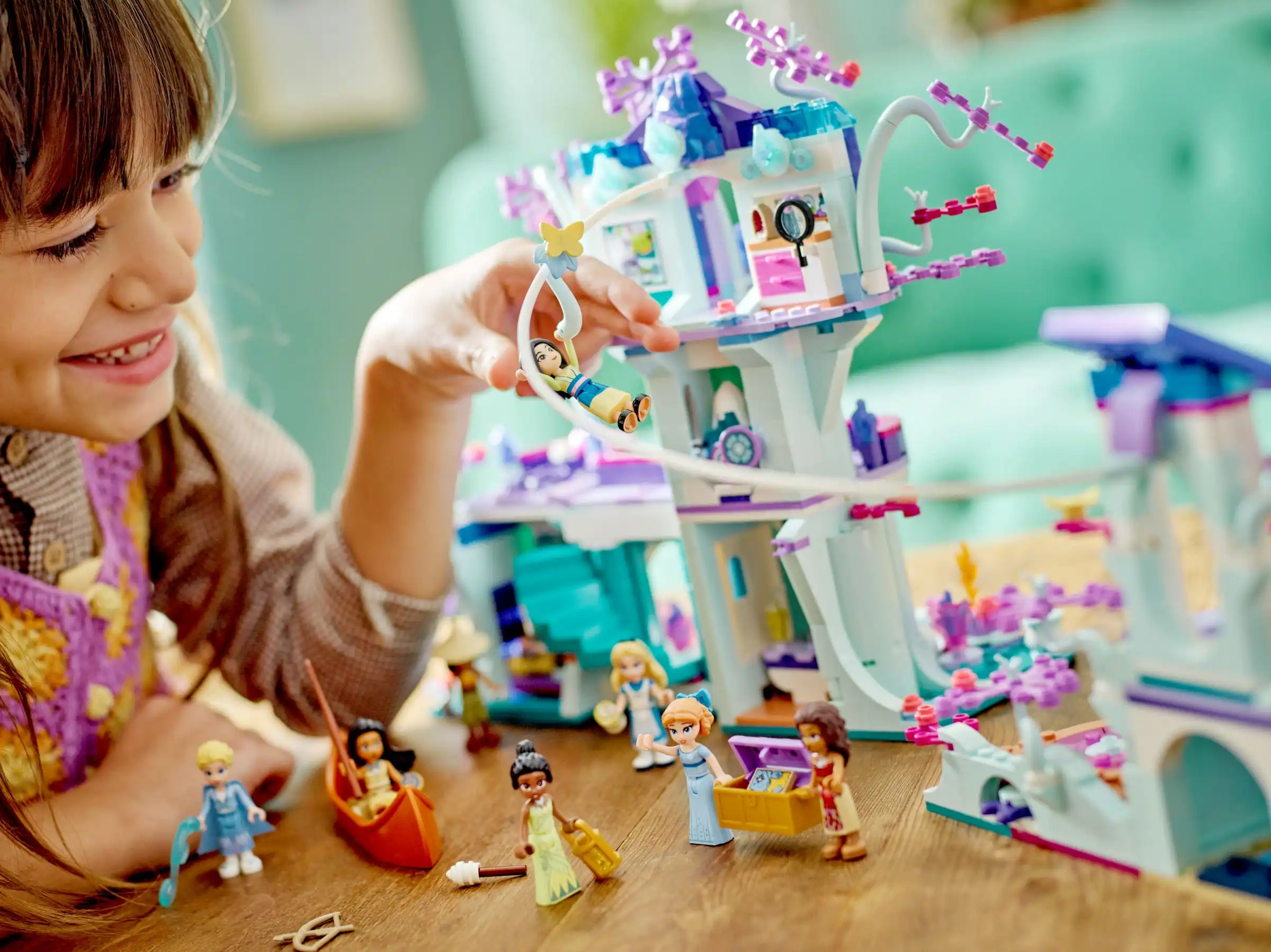 Zdjecie zestawu LEGO 43215 Disney Zaczarowany domek na drzewie 3