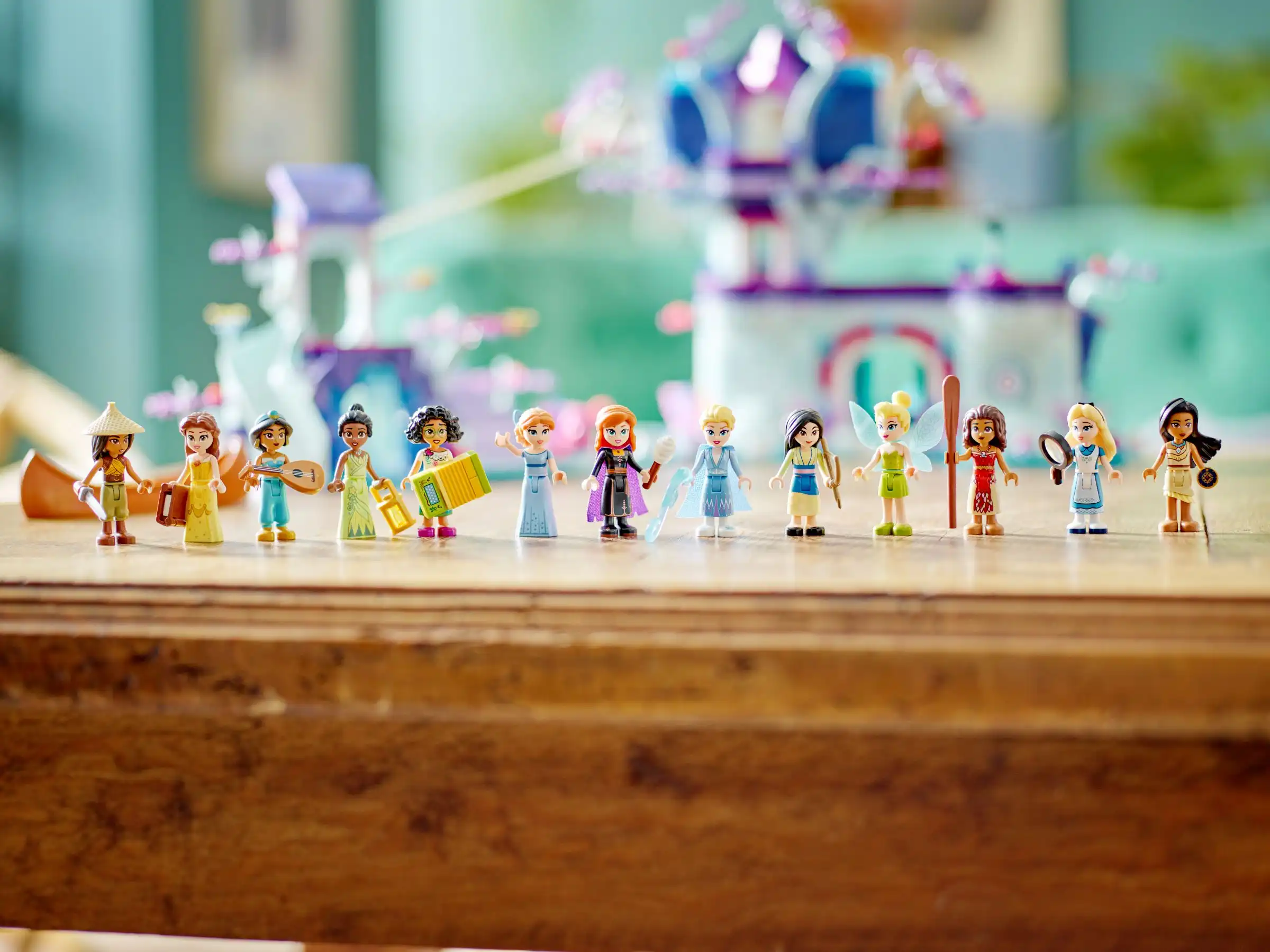 Zdjecie zestawu LEGO 43215 Disney Zaczarowany domek na drzewie 4