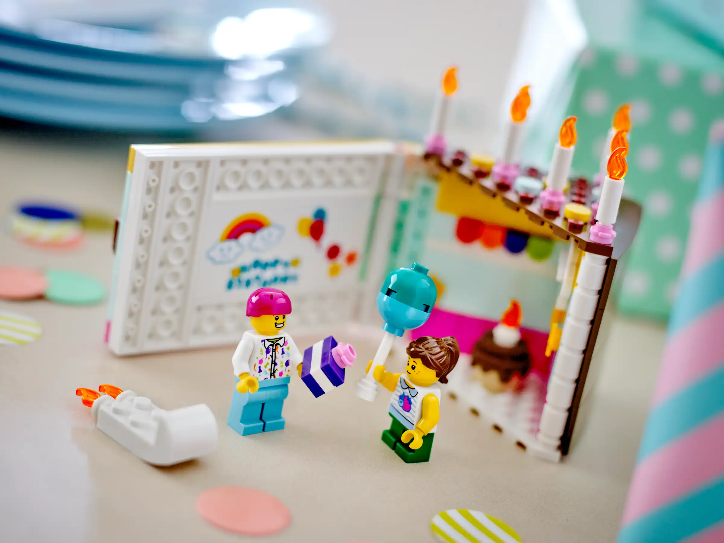 Zdjecie zestawu LEGO 40641  Tort urodzinowy 4