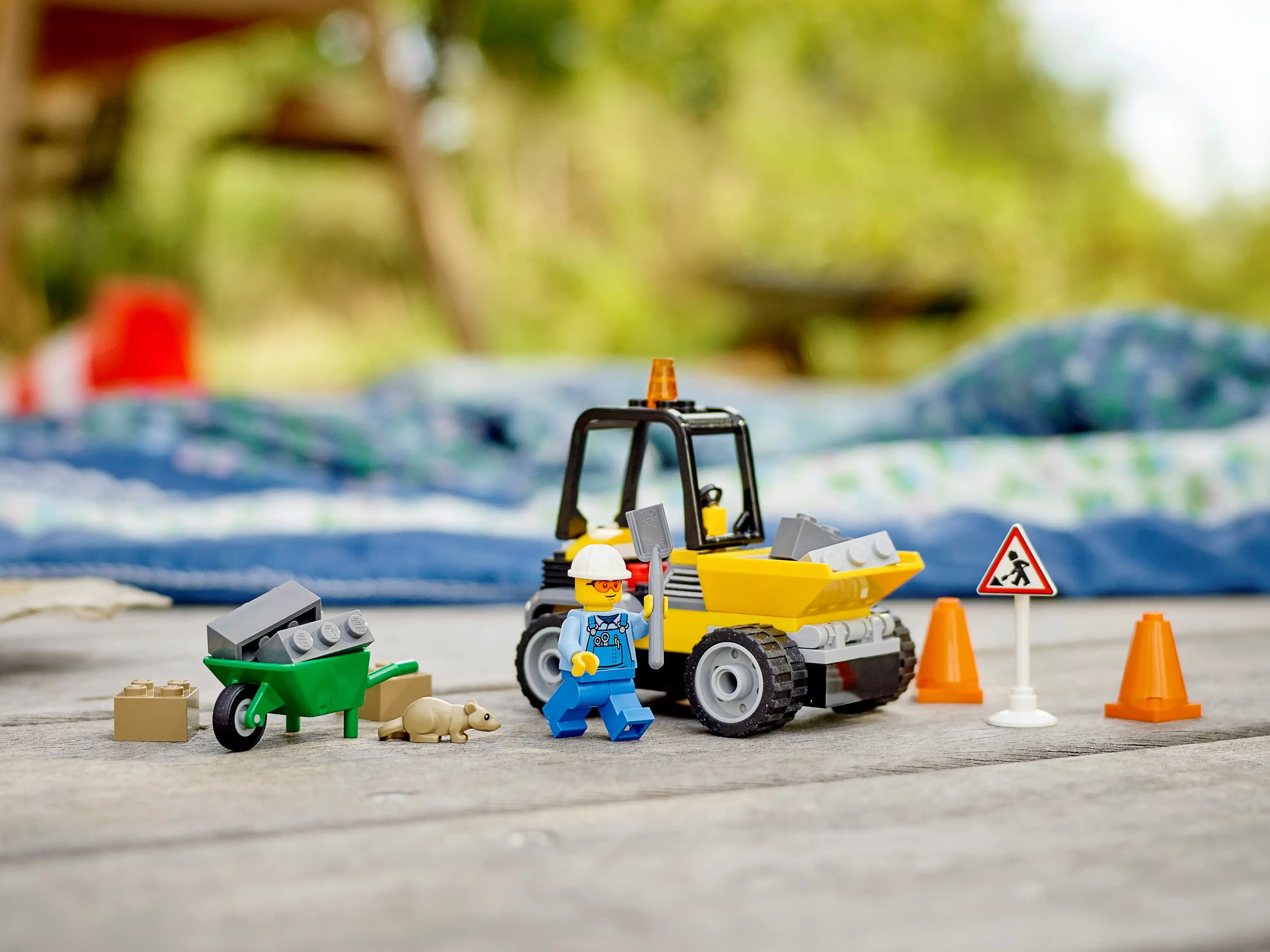 Zdjecie zestawu LEGO 60284 City Pojazd do robót drogowych 1