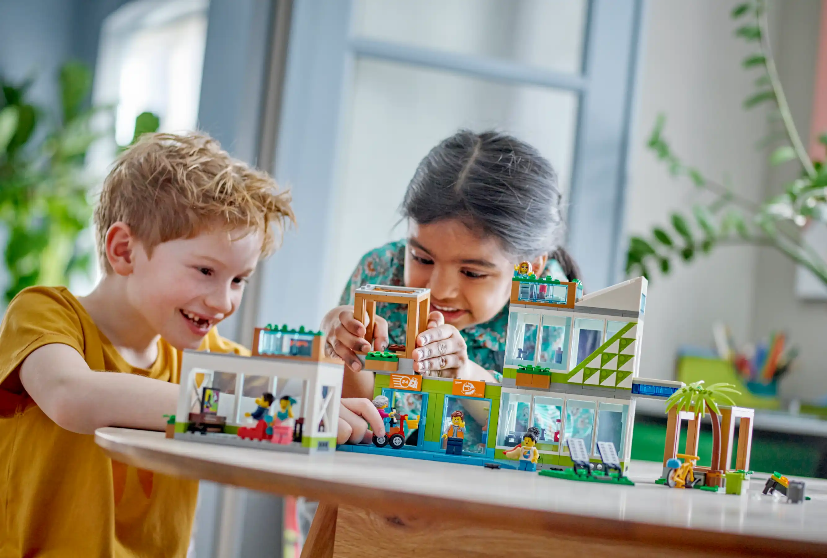 Zdjecie zestawu LEGO 60365 City Apartamentowiec 1