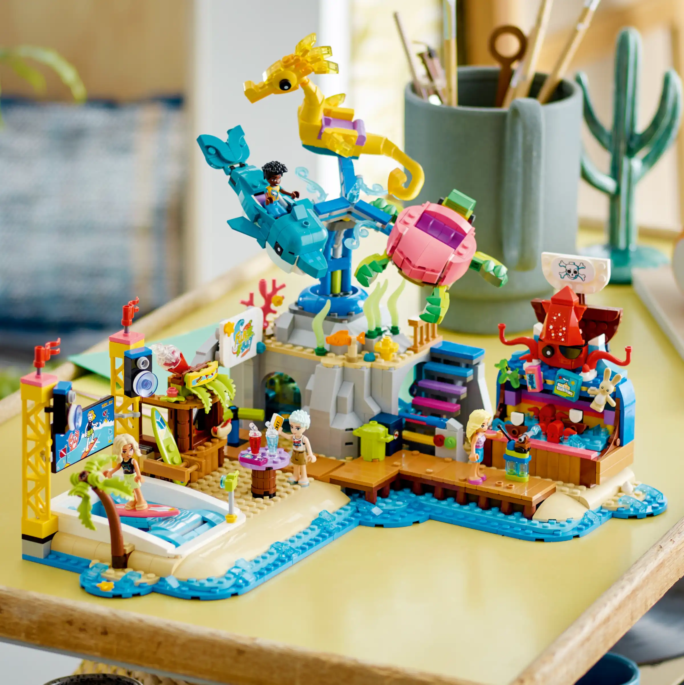 Zdjecie zestawu LEGO 41737 Friends Plażowy park rozrywki 1