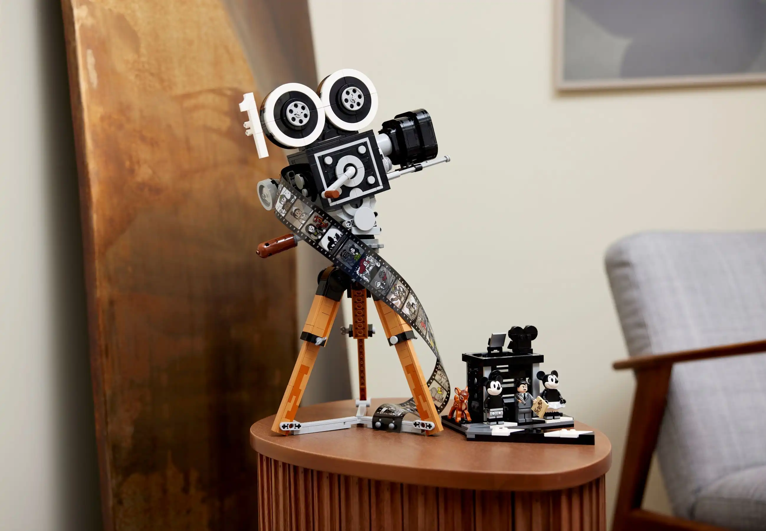Zdjecie zestawu LEGO 43230 Disney Kamera Walta Disneya 3