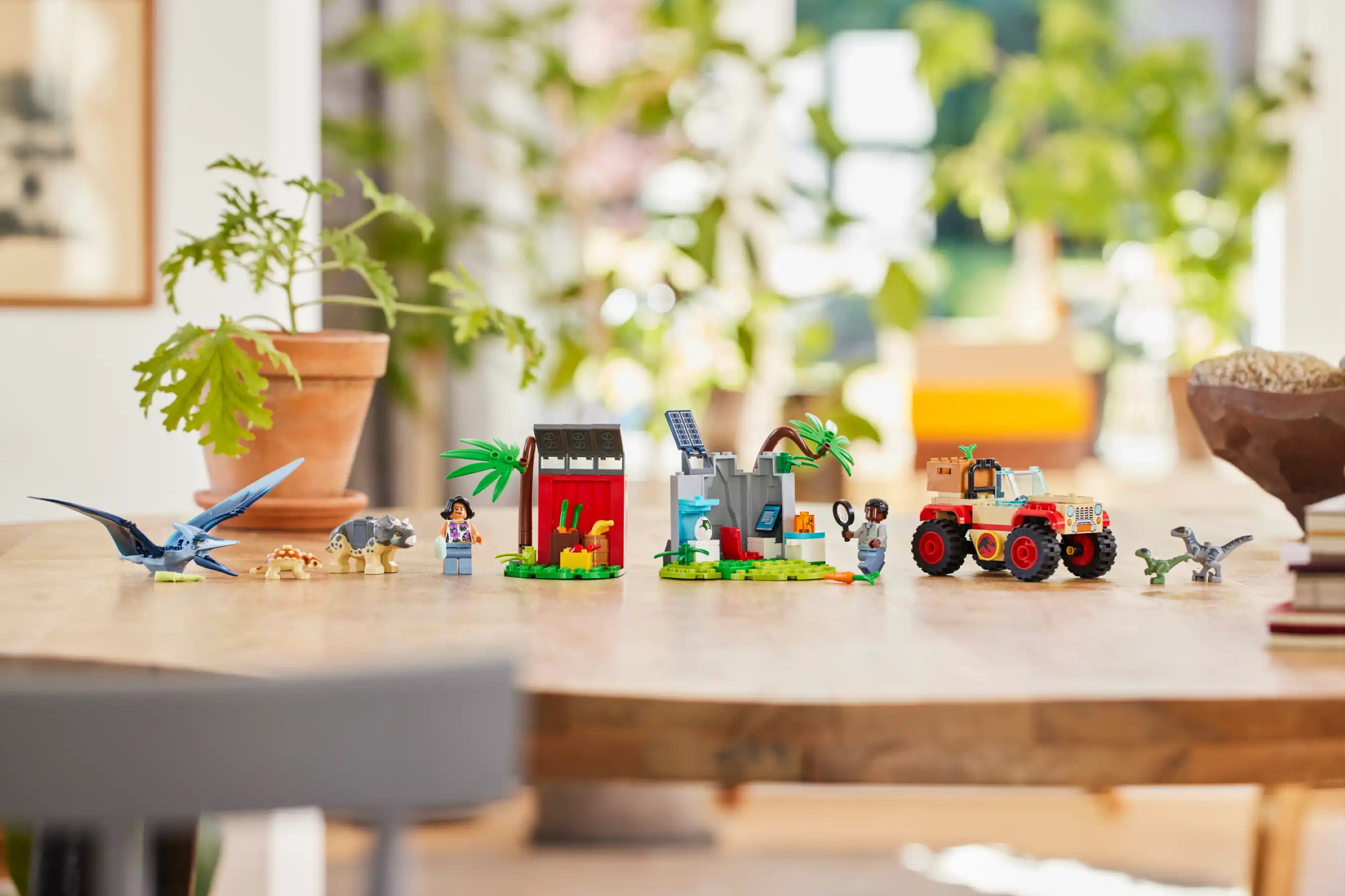 Zdjecie zestawu LEGO 76963 Jurassic World Centrum ratunkowe dla małych dinozaurów 1