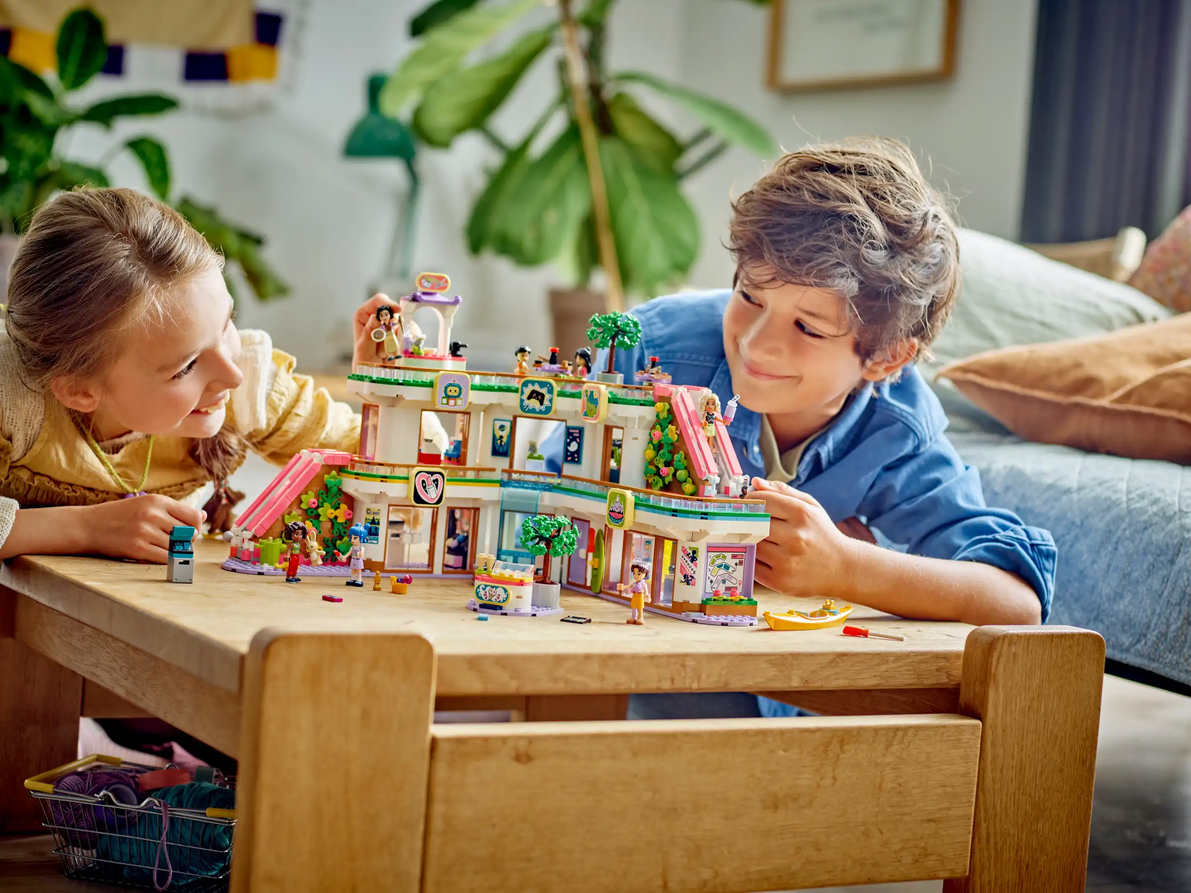 Zdjecie zestawu LEGO 42604 Friends Centrum handlowe w Heartlake City 1