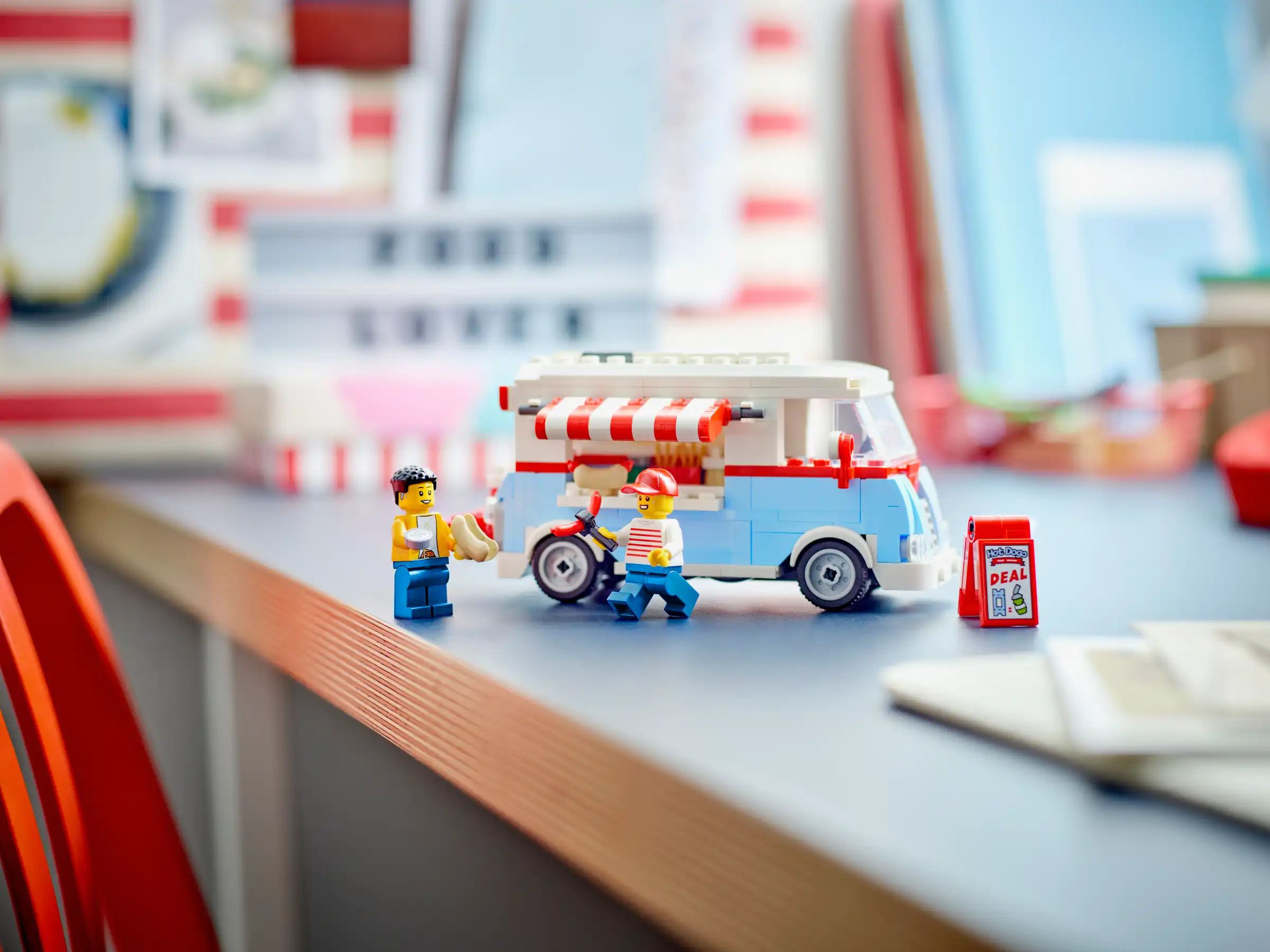 Zdjecie zestawu LEGO 40681 Promocyjne Food truck retro 2