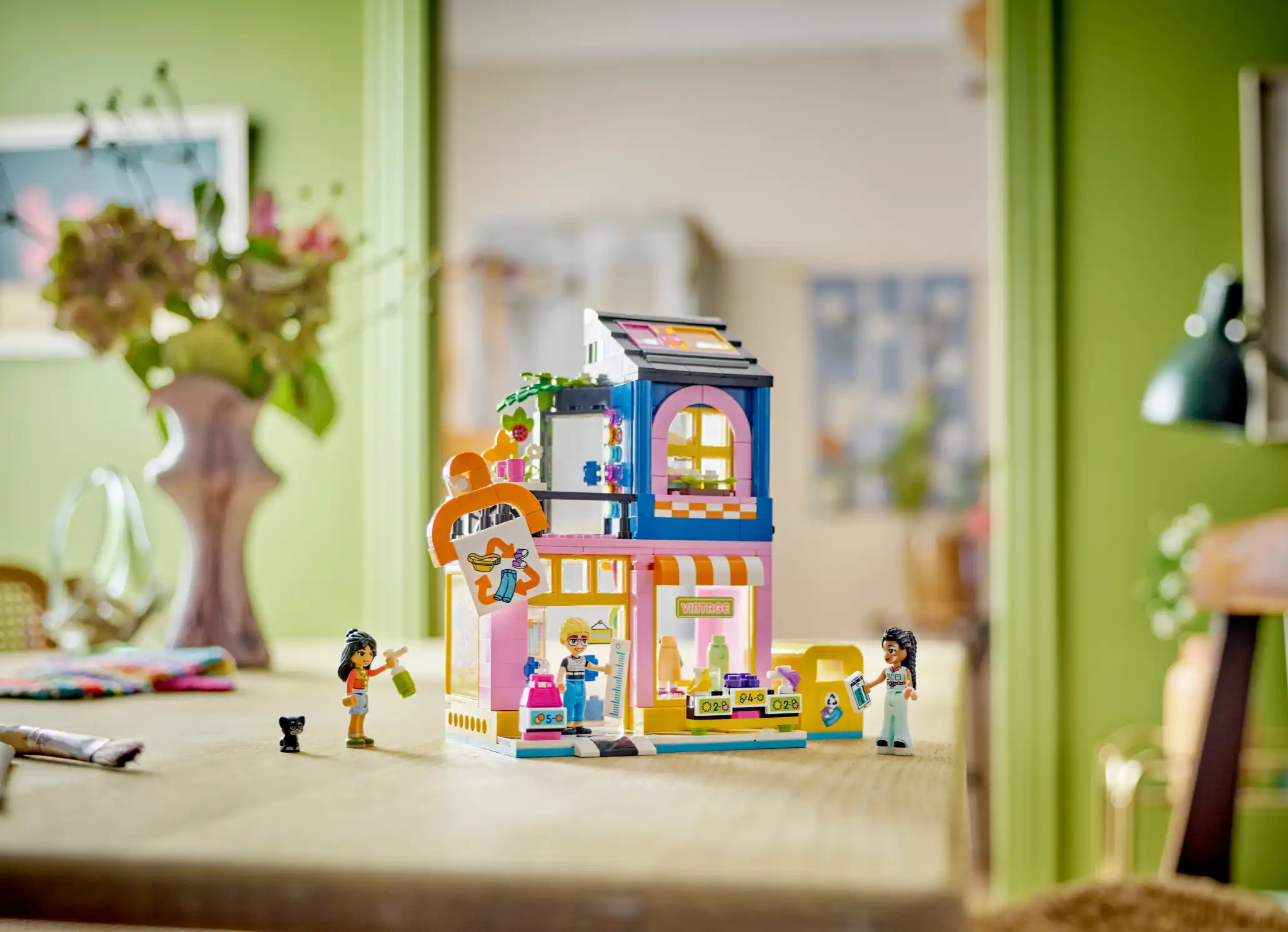 Zdjecie zestawu LEGO 42614 Friends Sklep z używaną odzieżą 3