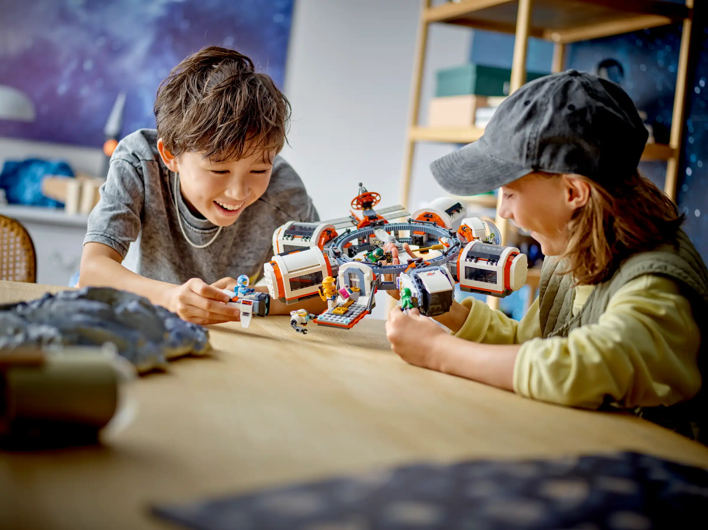 Zdjecie zestawu LEGO 60433 City Modułowa stacja kosmiczna 2