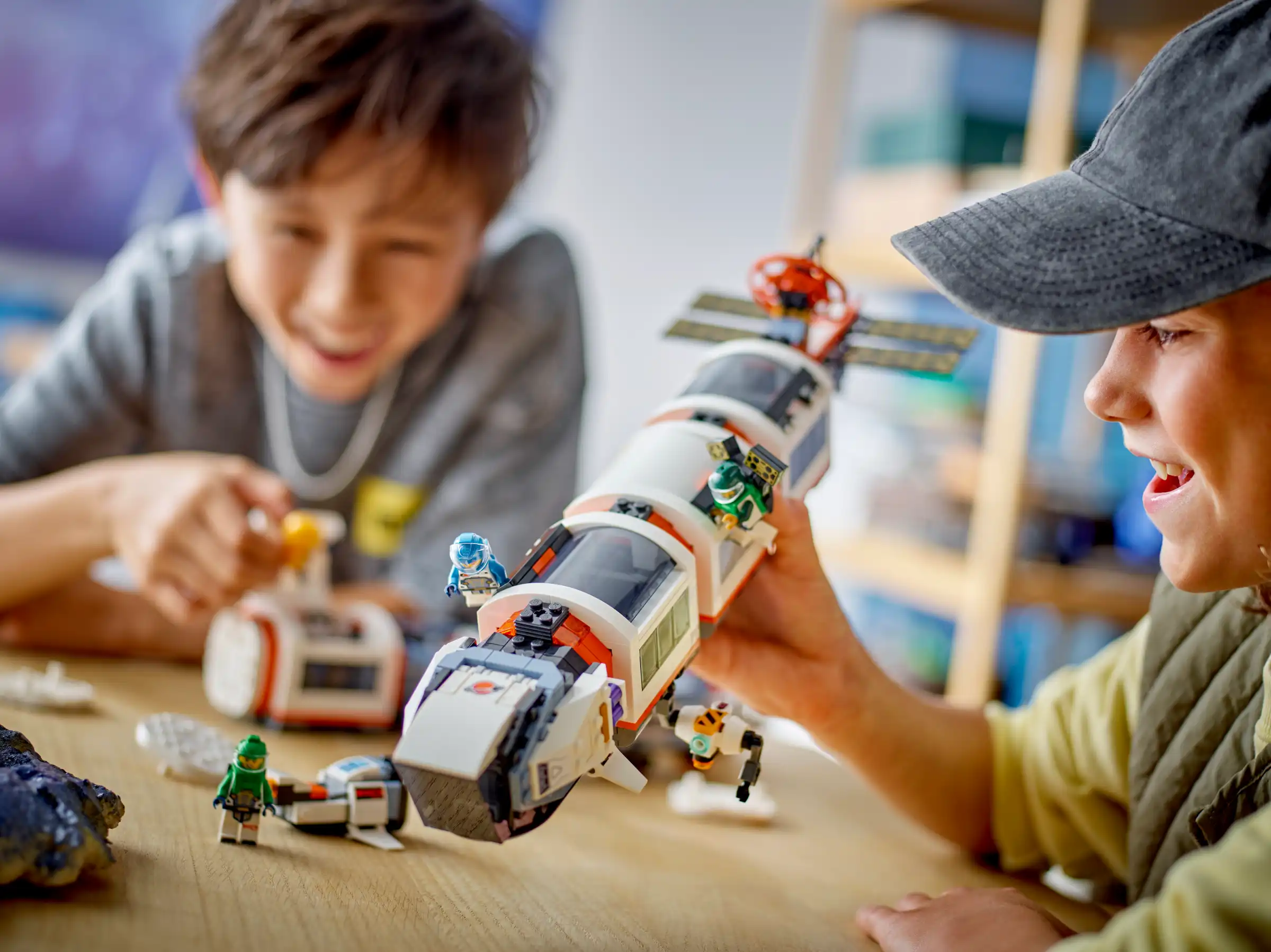 Zdjecie zestawu LEGO 60433 City Modułowa stacja kosmiczna 3
